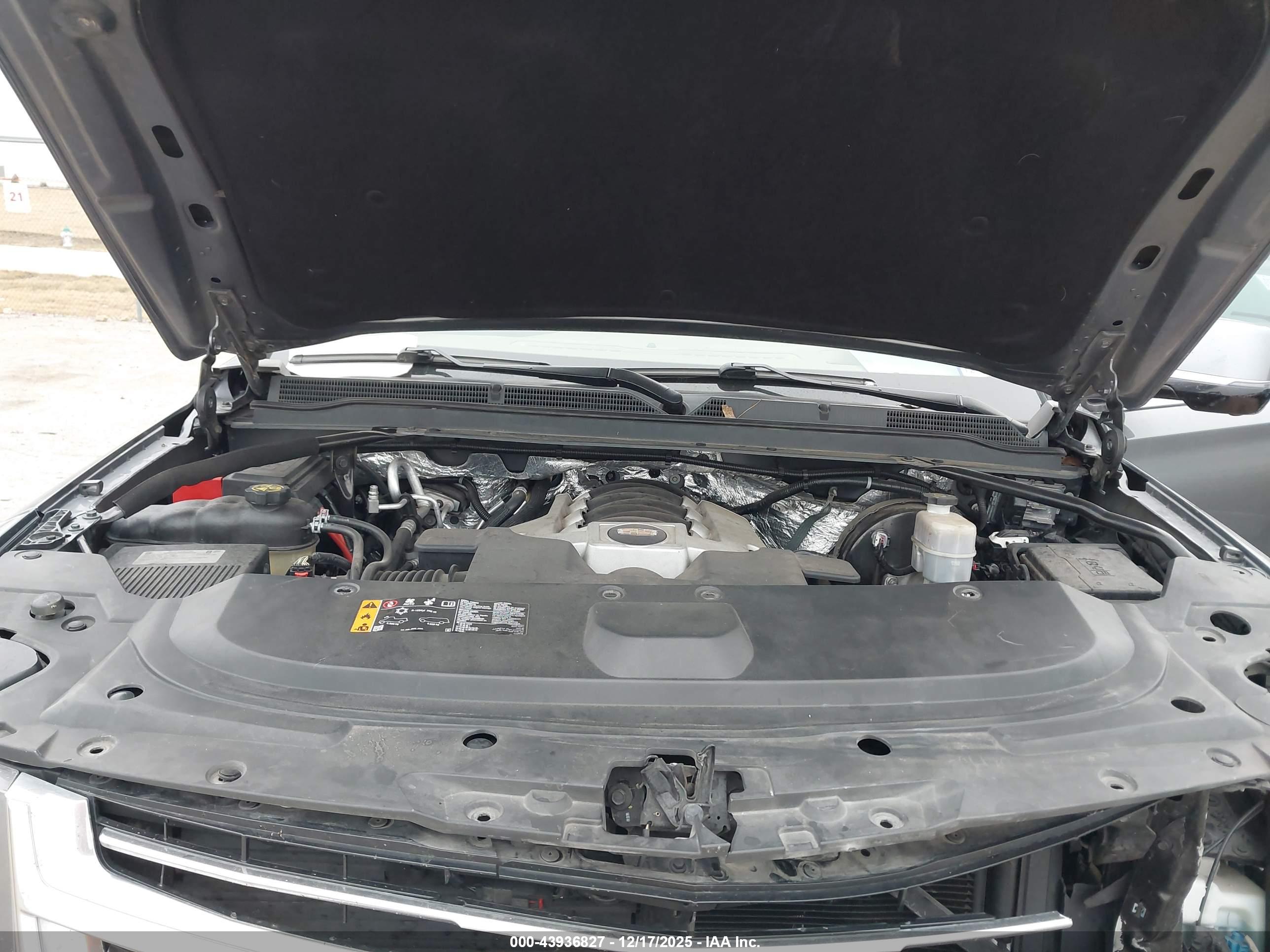CADILLAC ESCALADE image 10