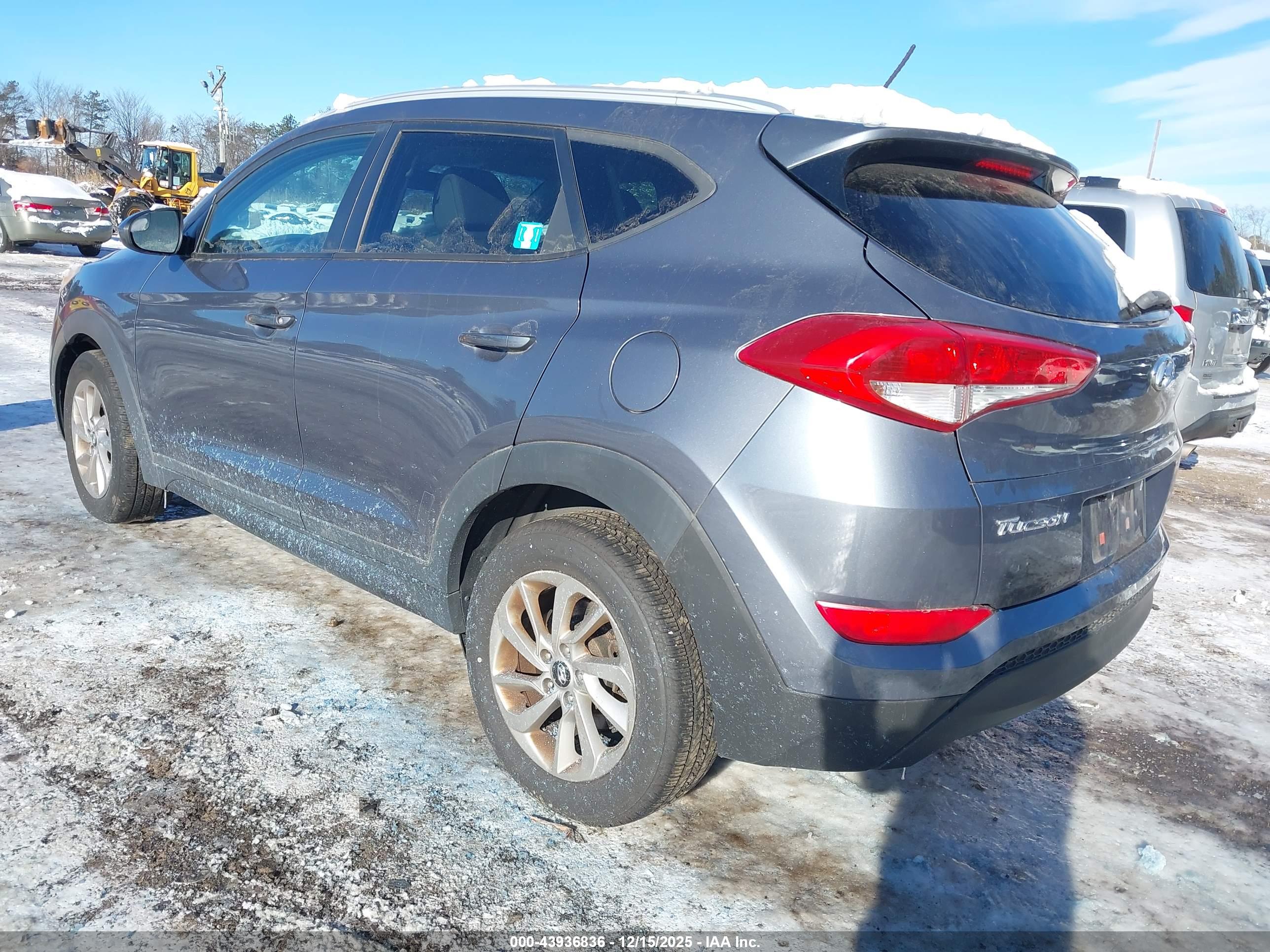 HYUNDAI TUCSON image 3