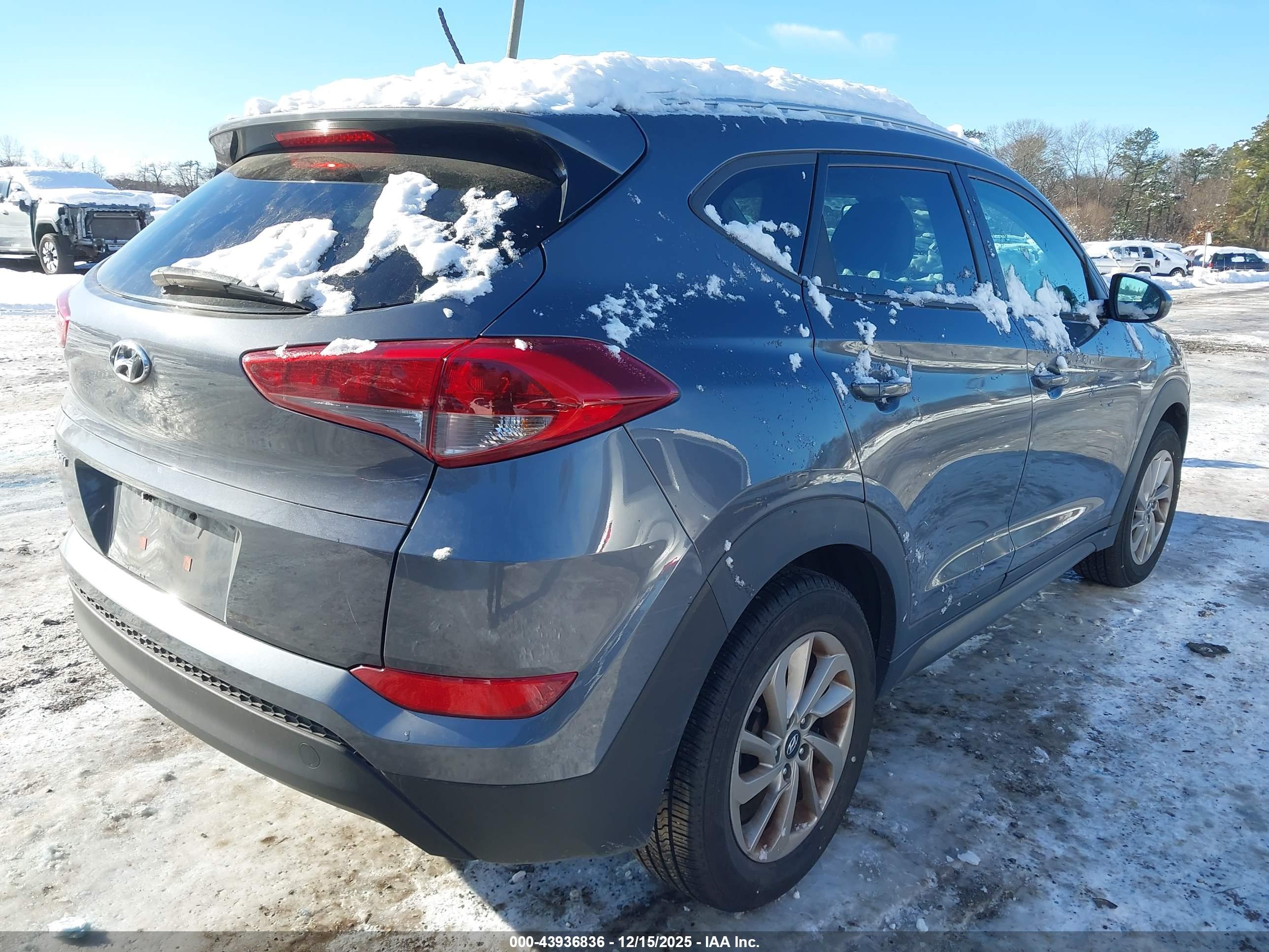 HYUNDAI TUCSON image 4