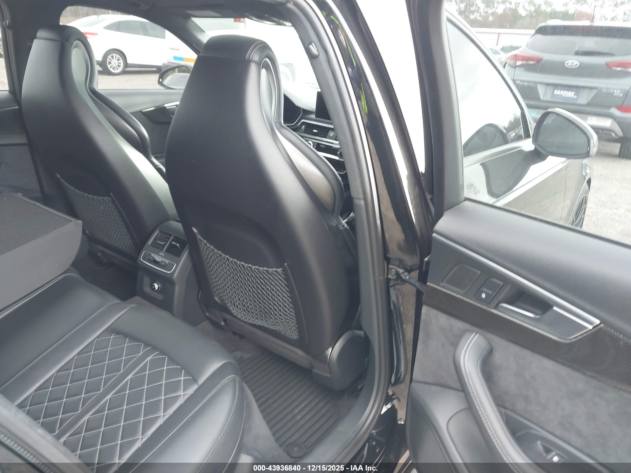 AUDI S4 image 8