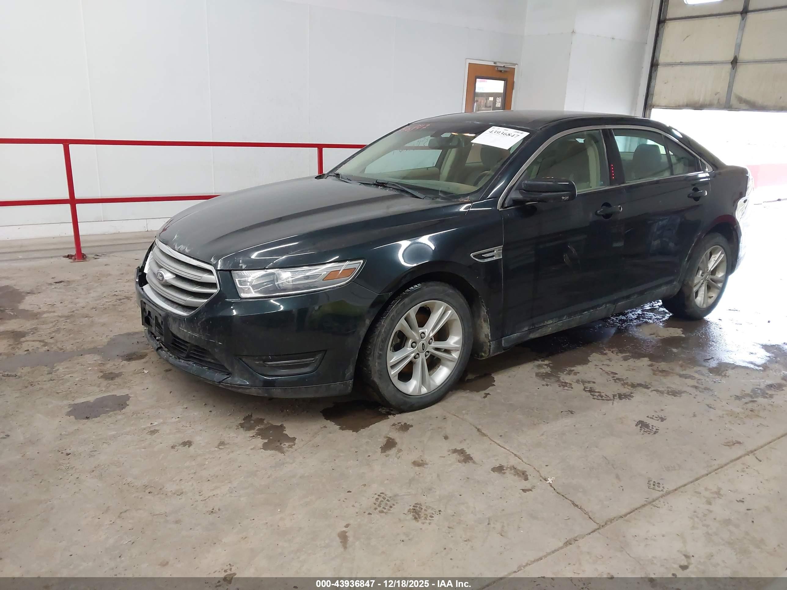 FORD TAURUS image 2