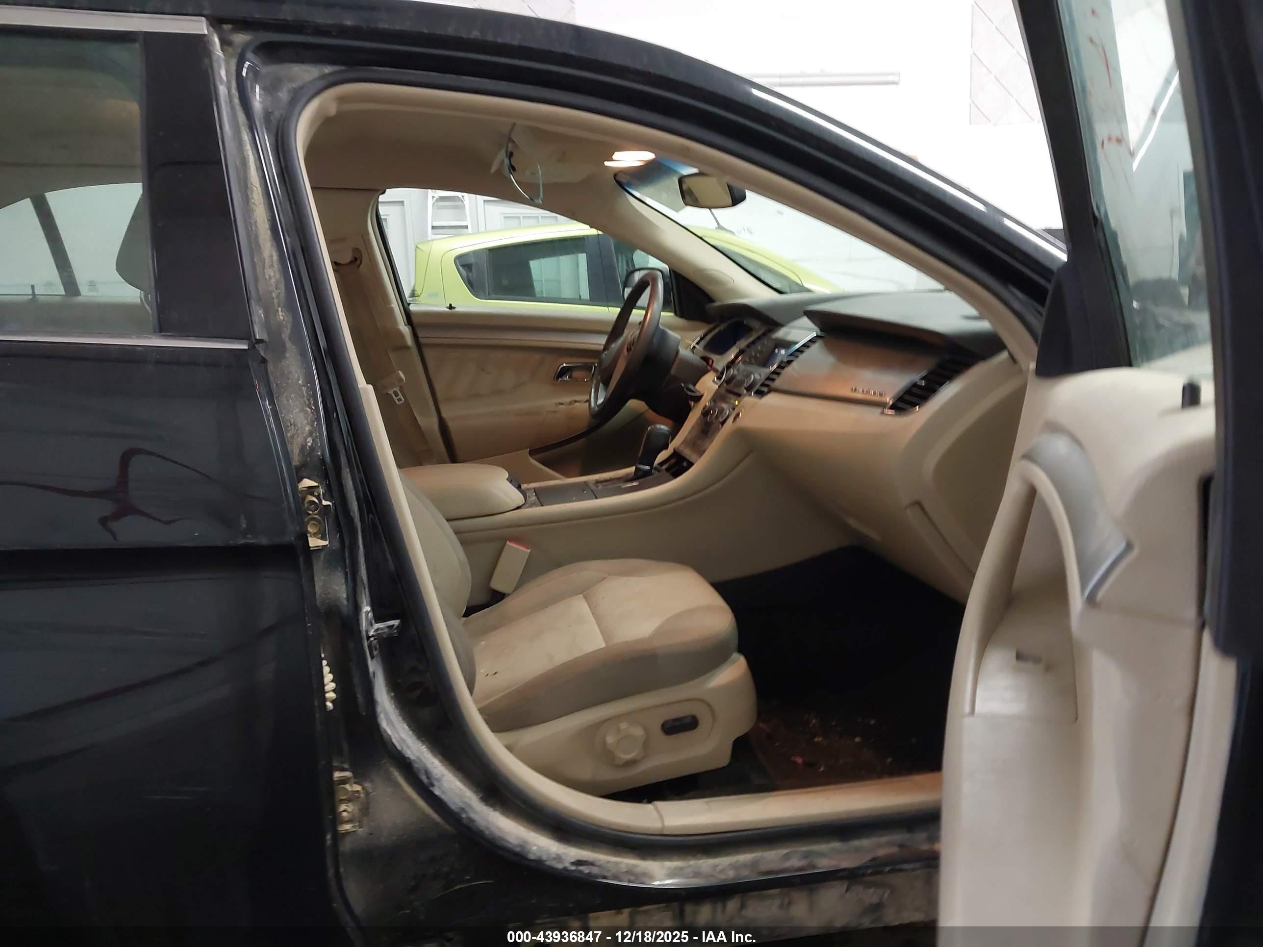 FORD TAURUS image 5