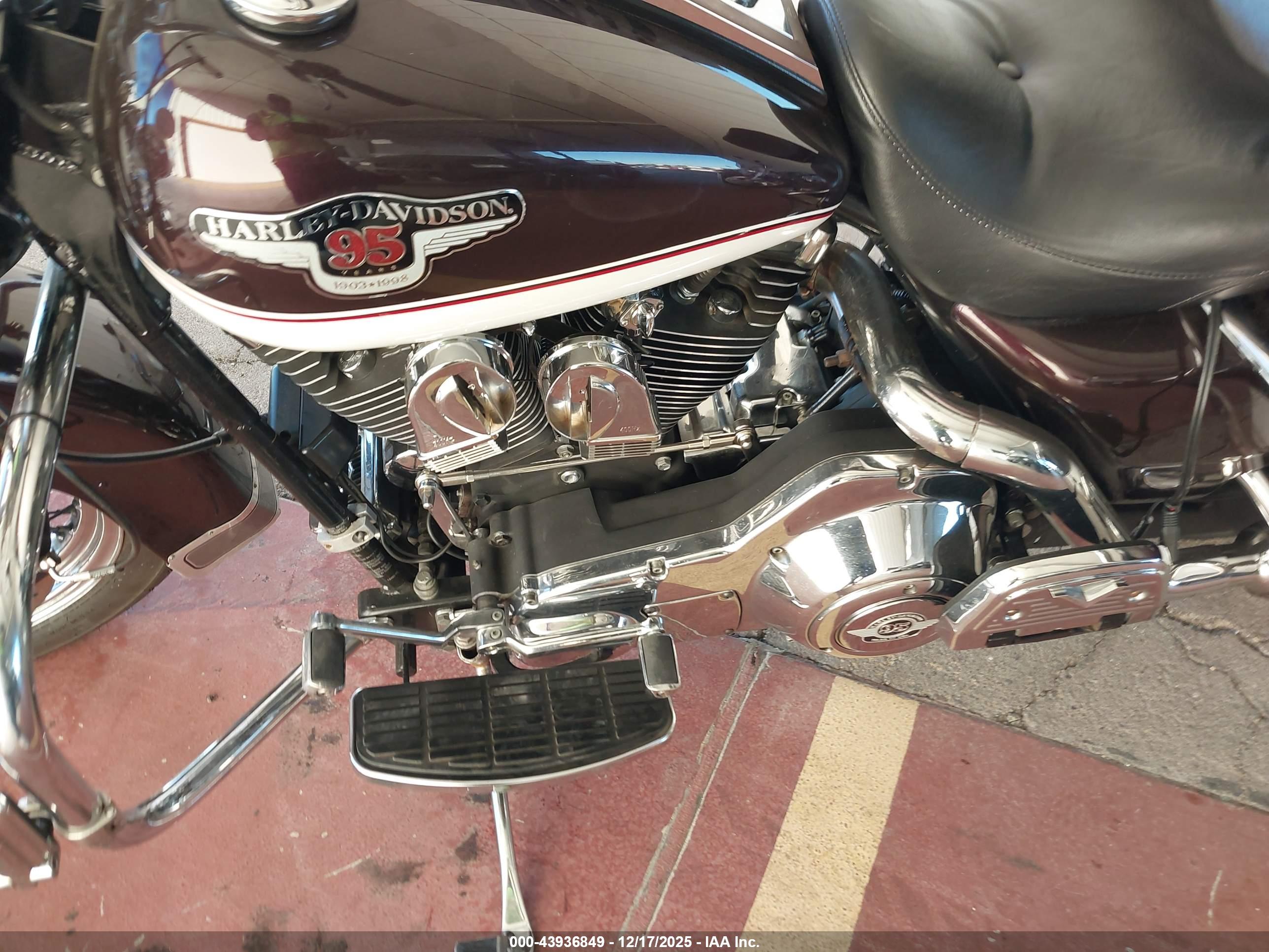 HARLEY-DAVIDSON FLHRCI image 9