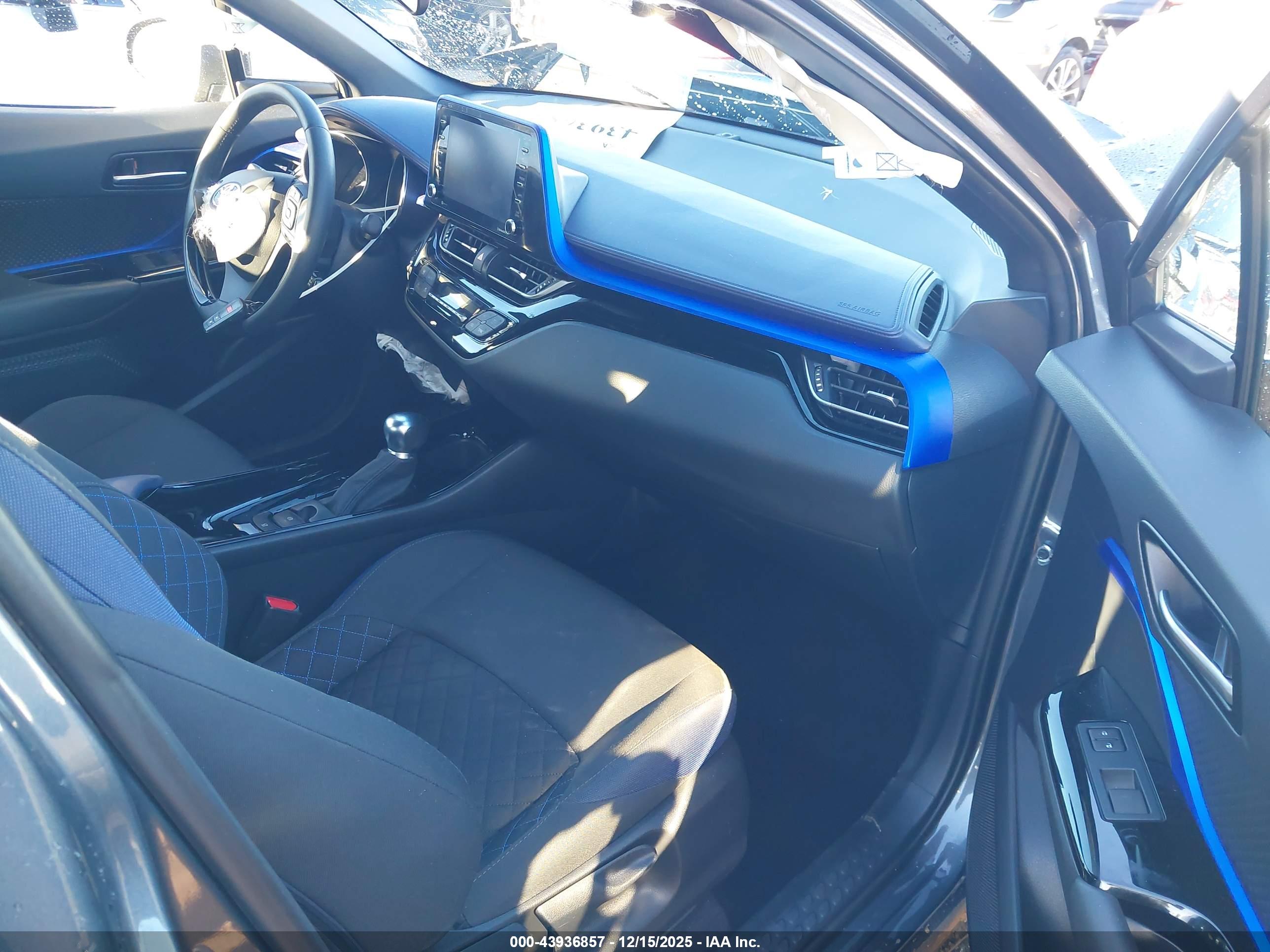 TOYOTA C-HR image 5