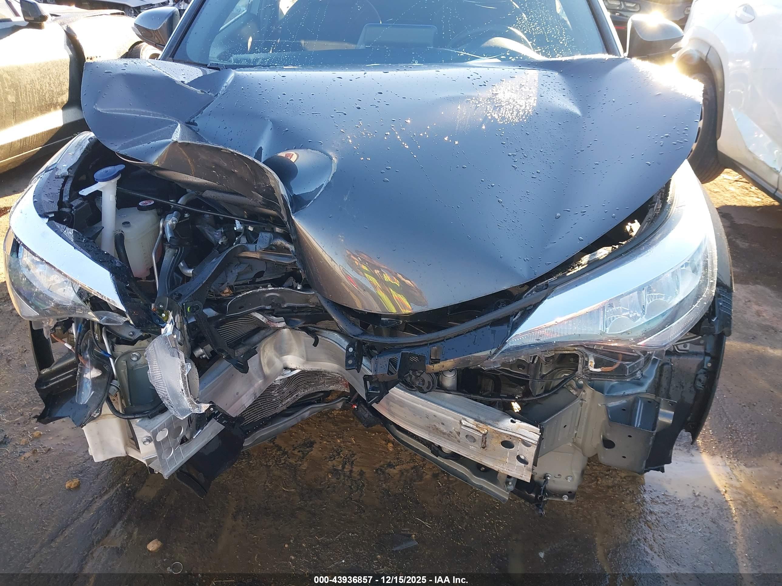 TOYOTA C-HR image 6