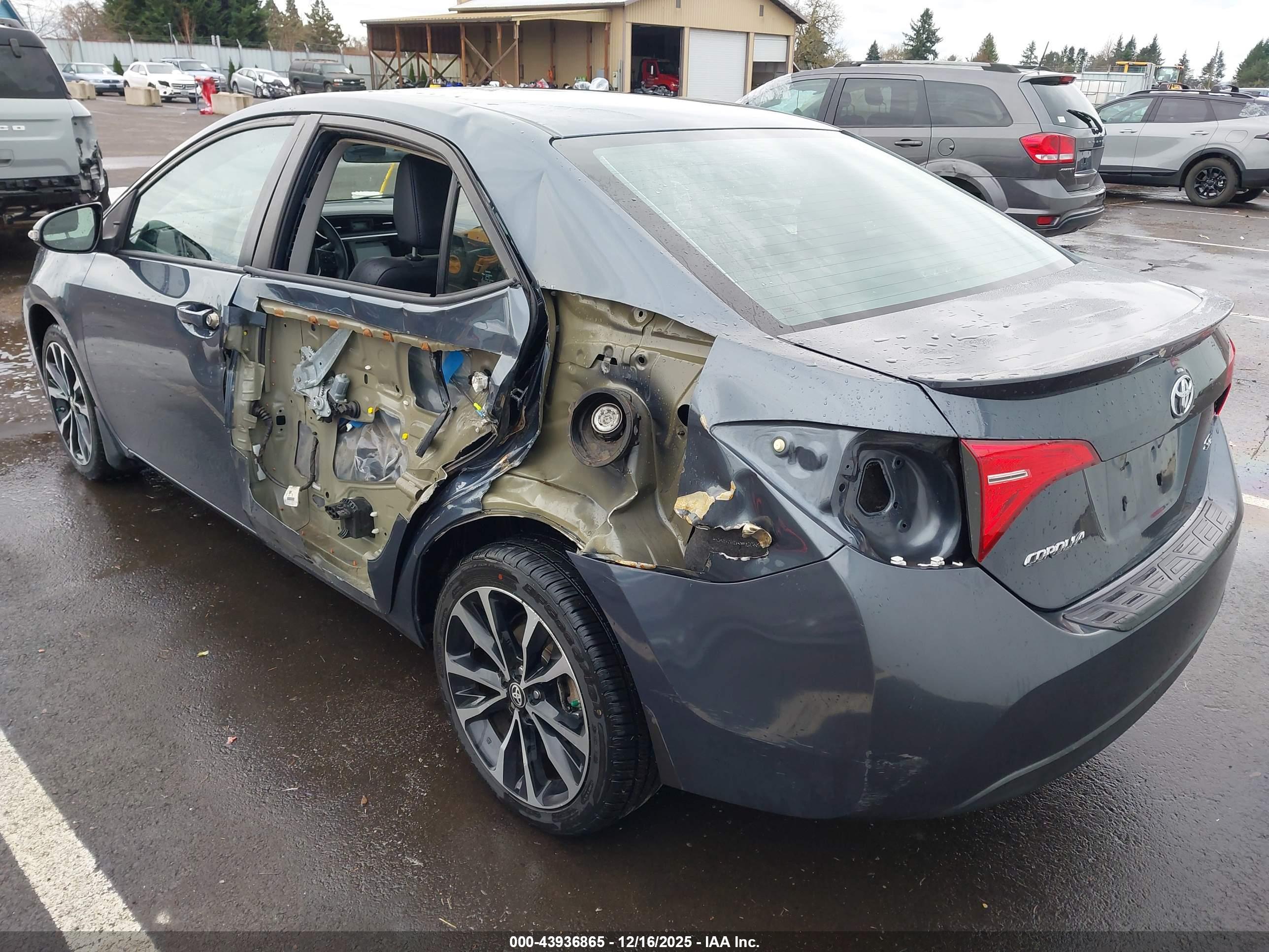 TOYOTA COROLLA image 3