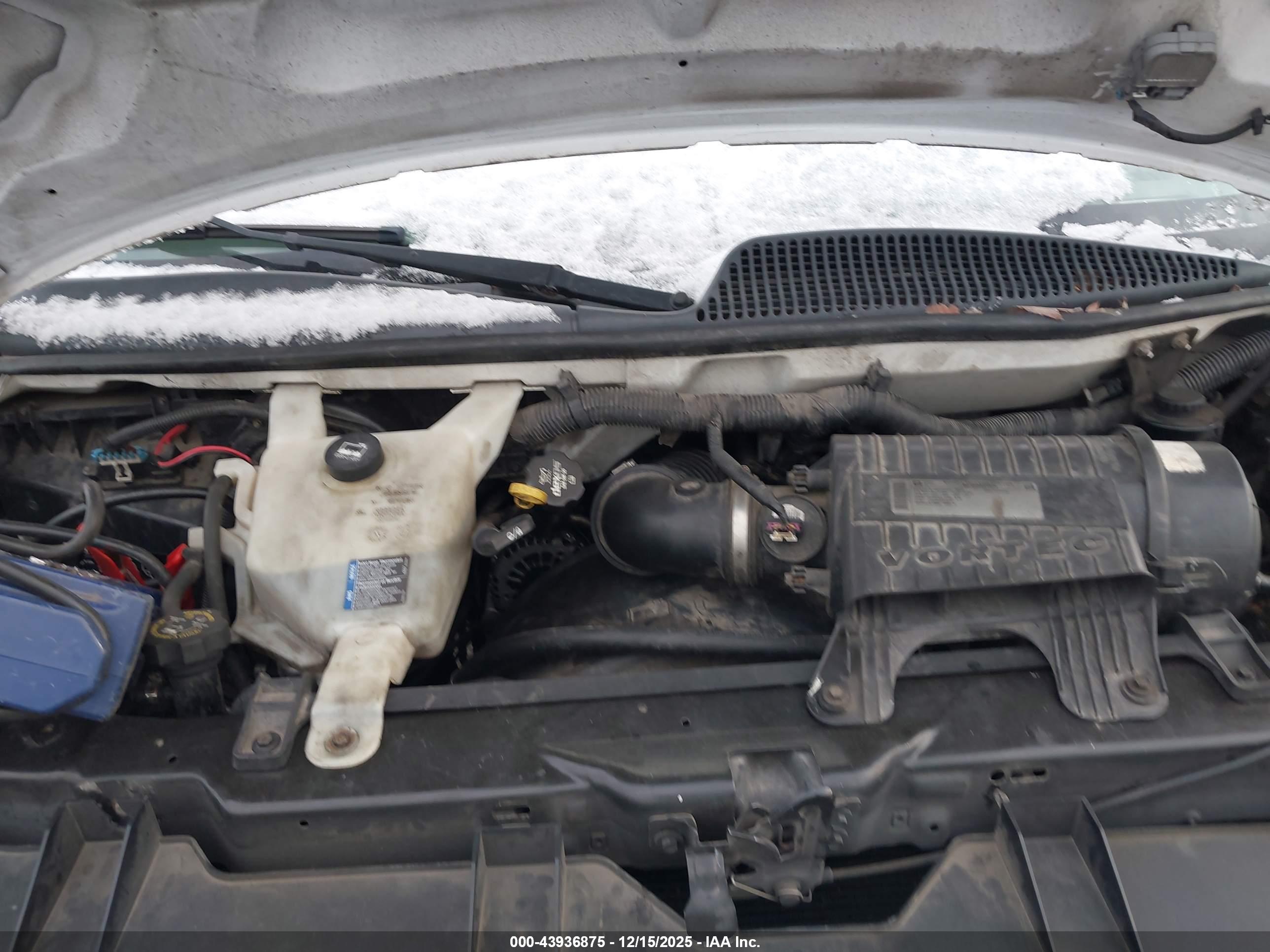 CHEVROLET EXPRESS image 10