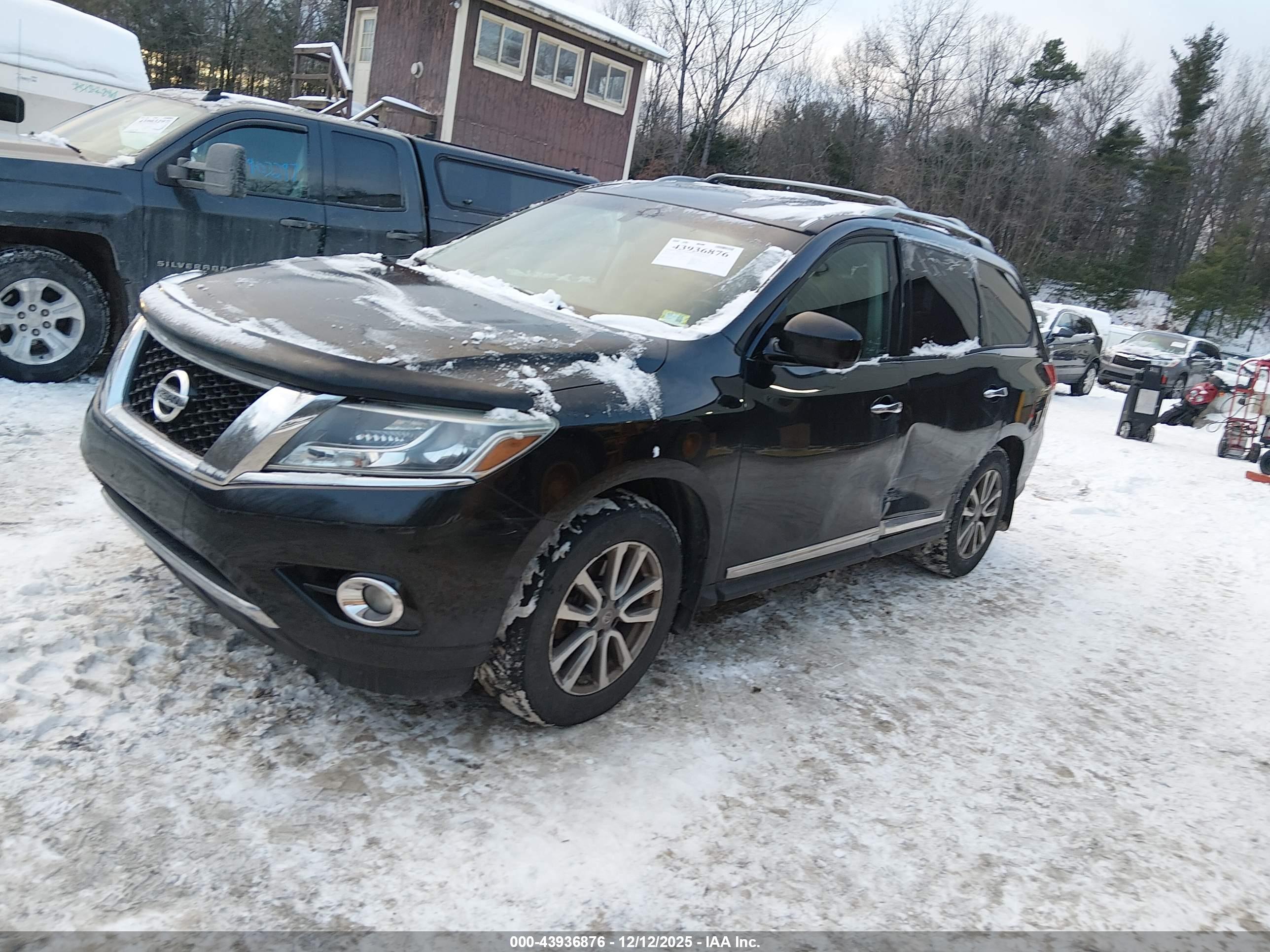 NISSAN PATHFINDER image 2