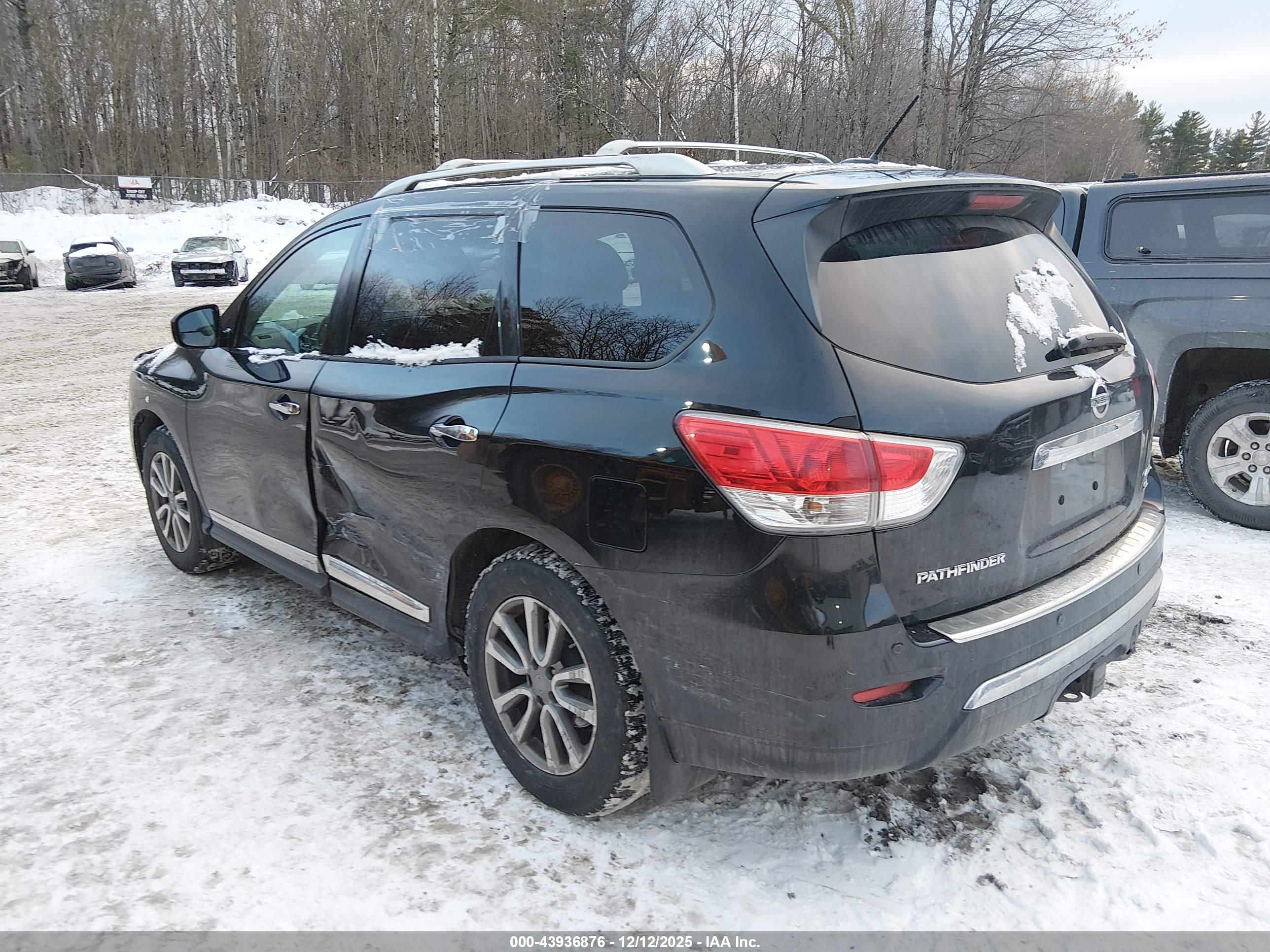 NISSAN PATHFINDER image 3