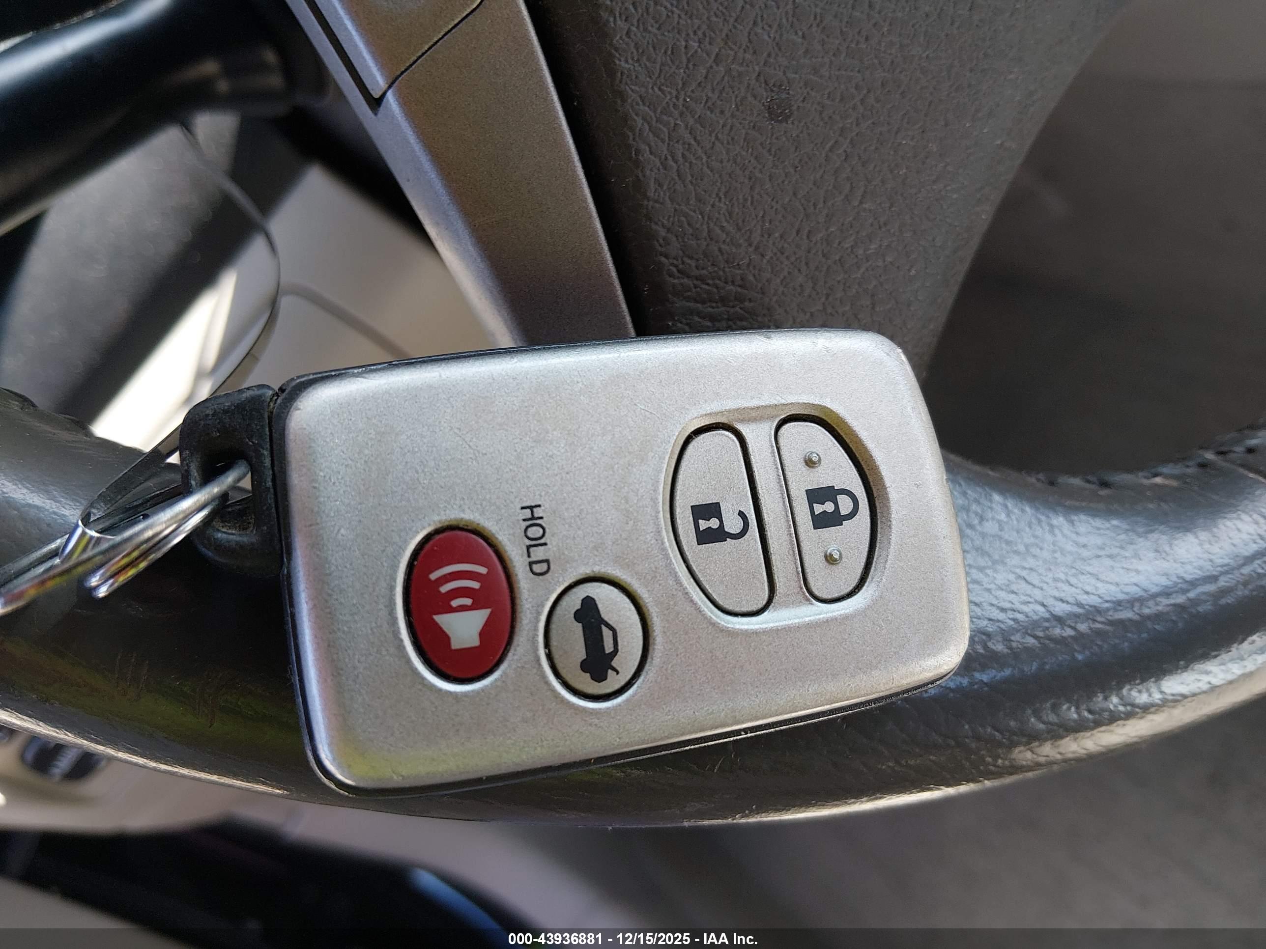 TOYOTA CAMRY image 11