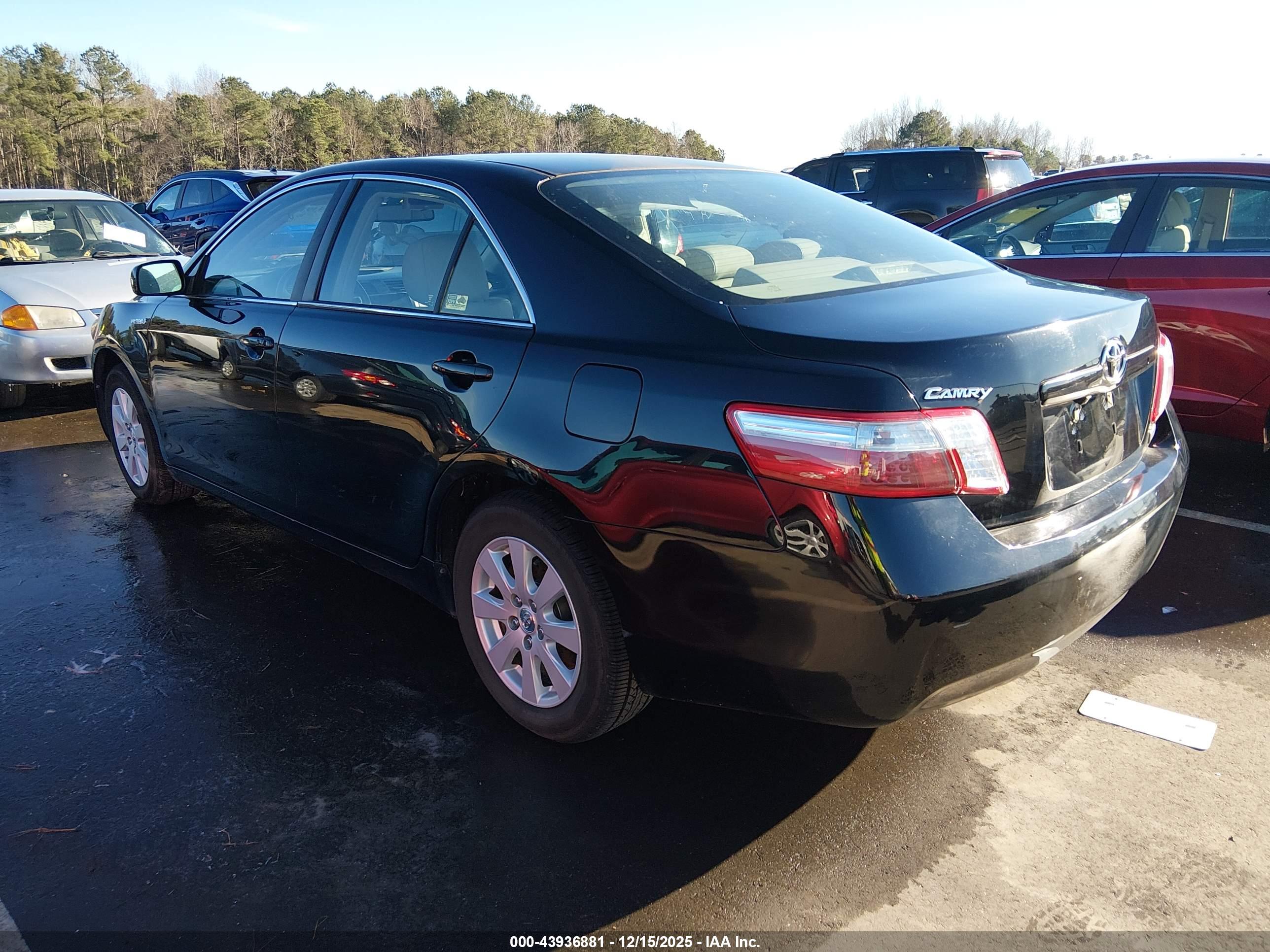 TOYOTA CAMRY image 3