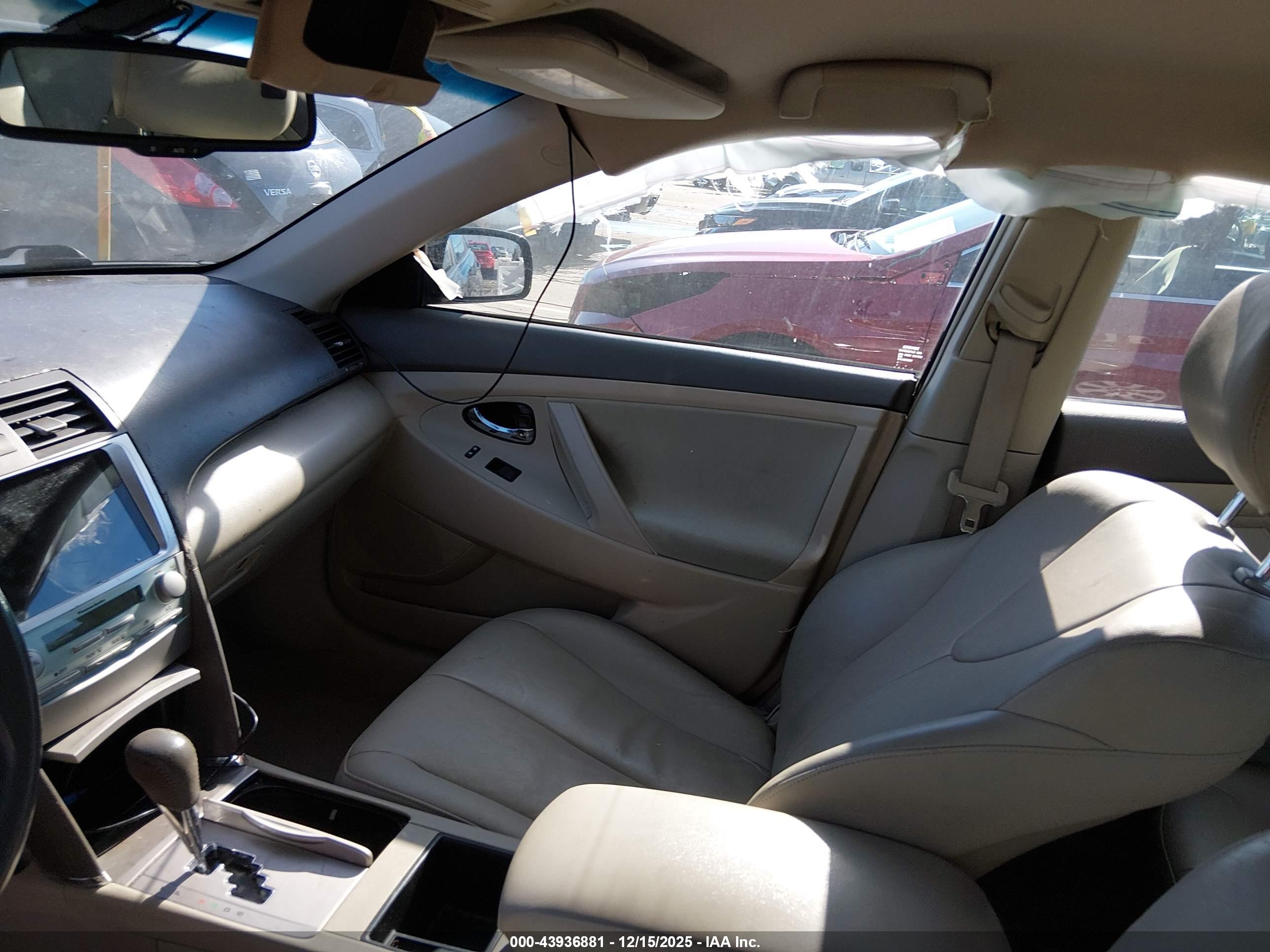 TOYOTA CAMRY image 5