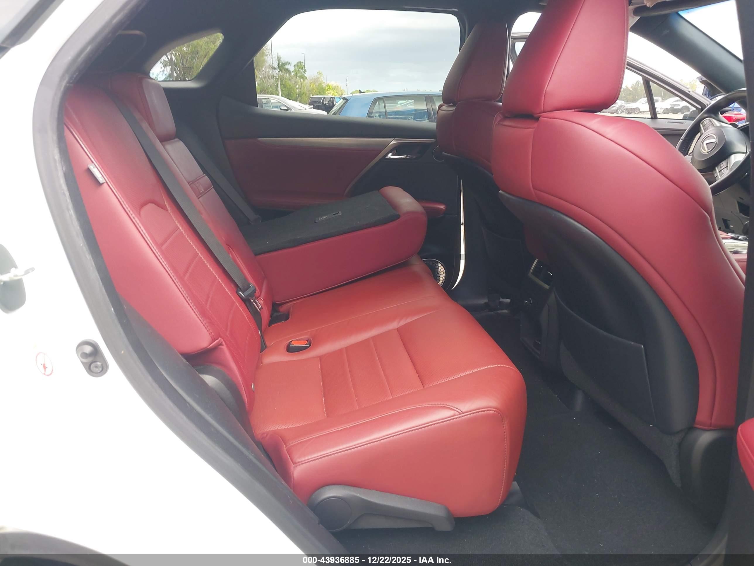 LEXUS RX image 8