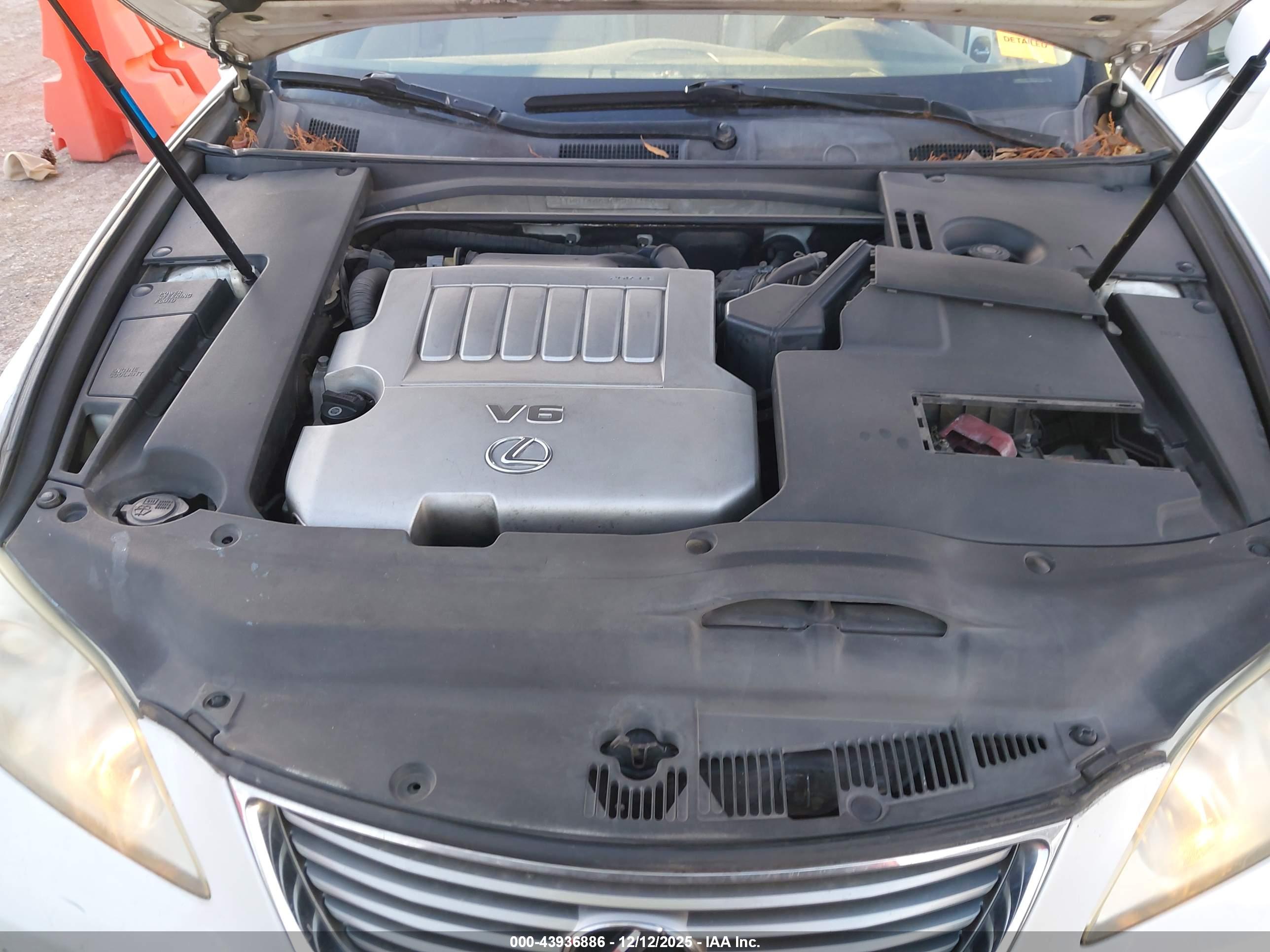 LEXUS ES image 10