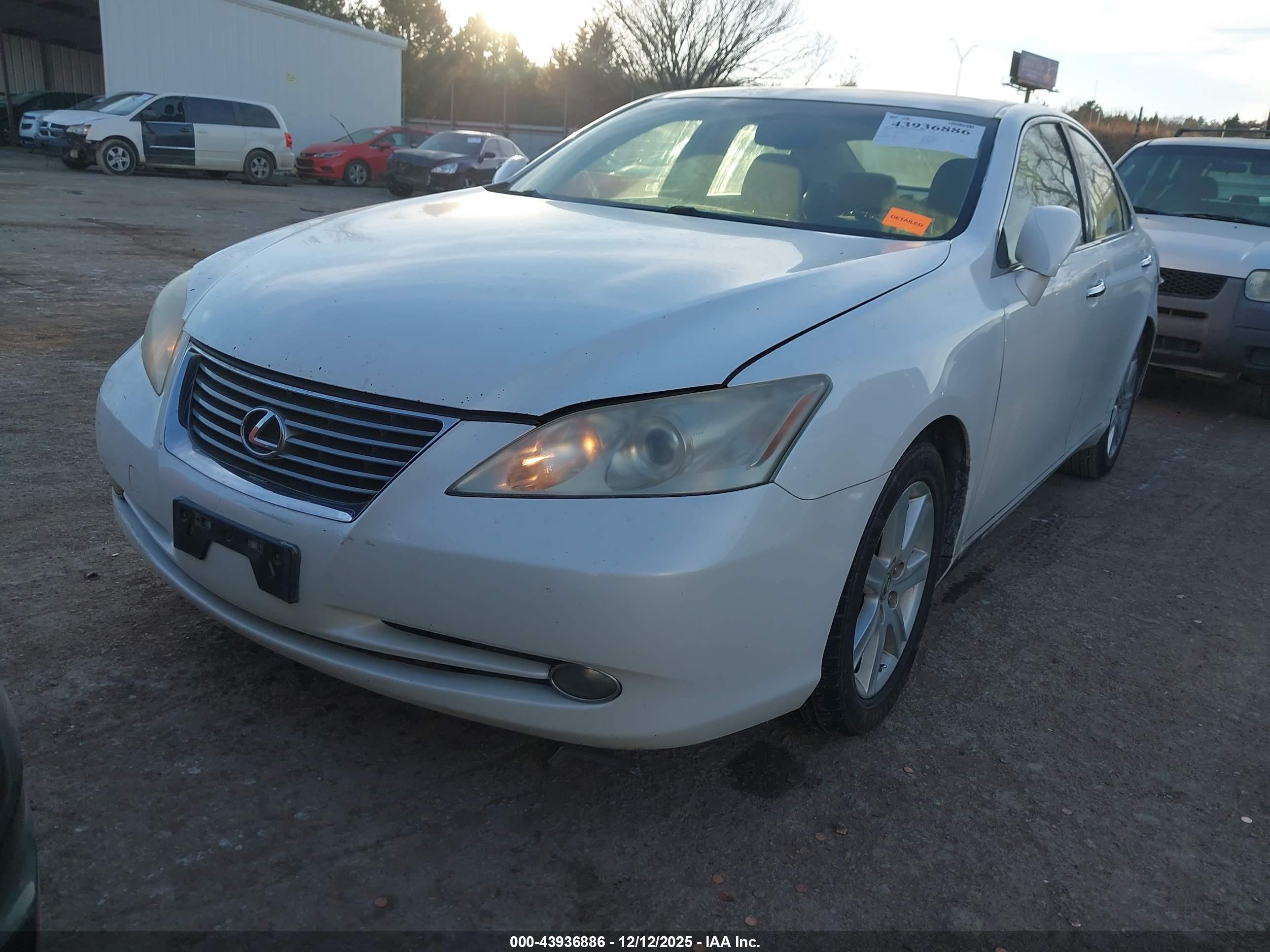 LEXUS ES image 2