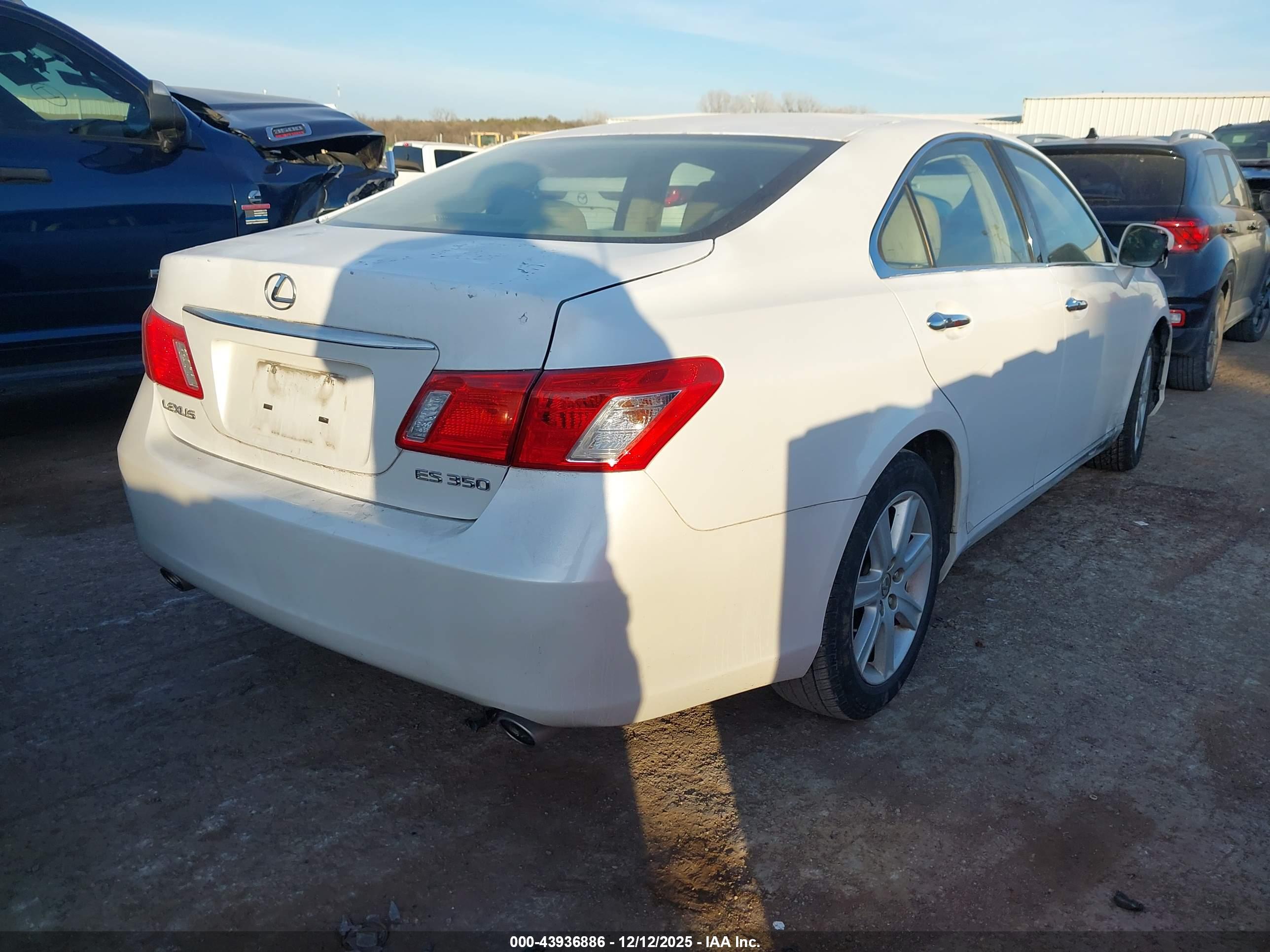 LEXUS ES image 4