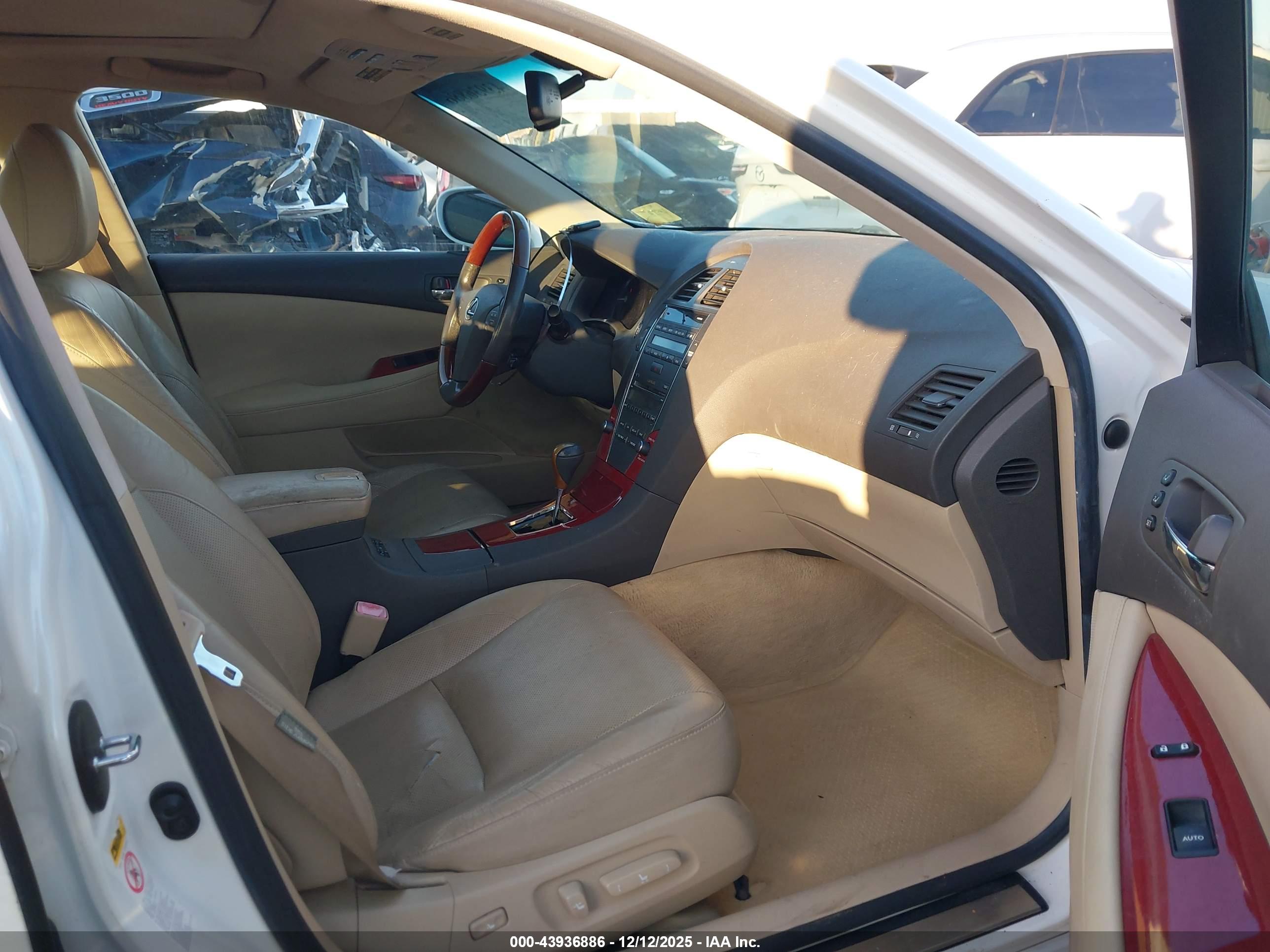 LEXUS ES image 5