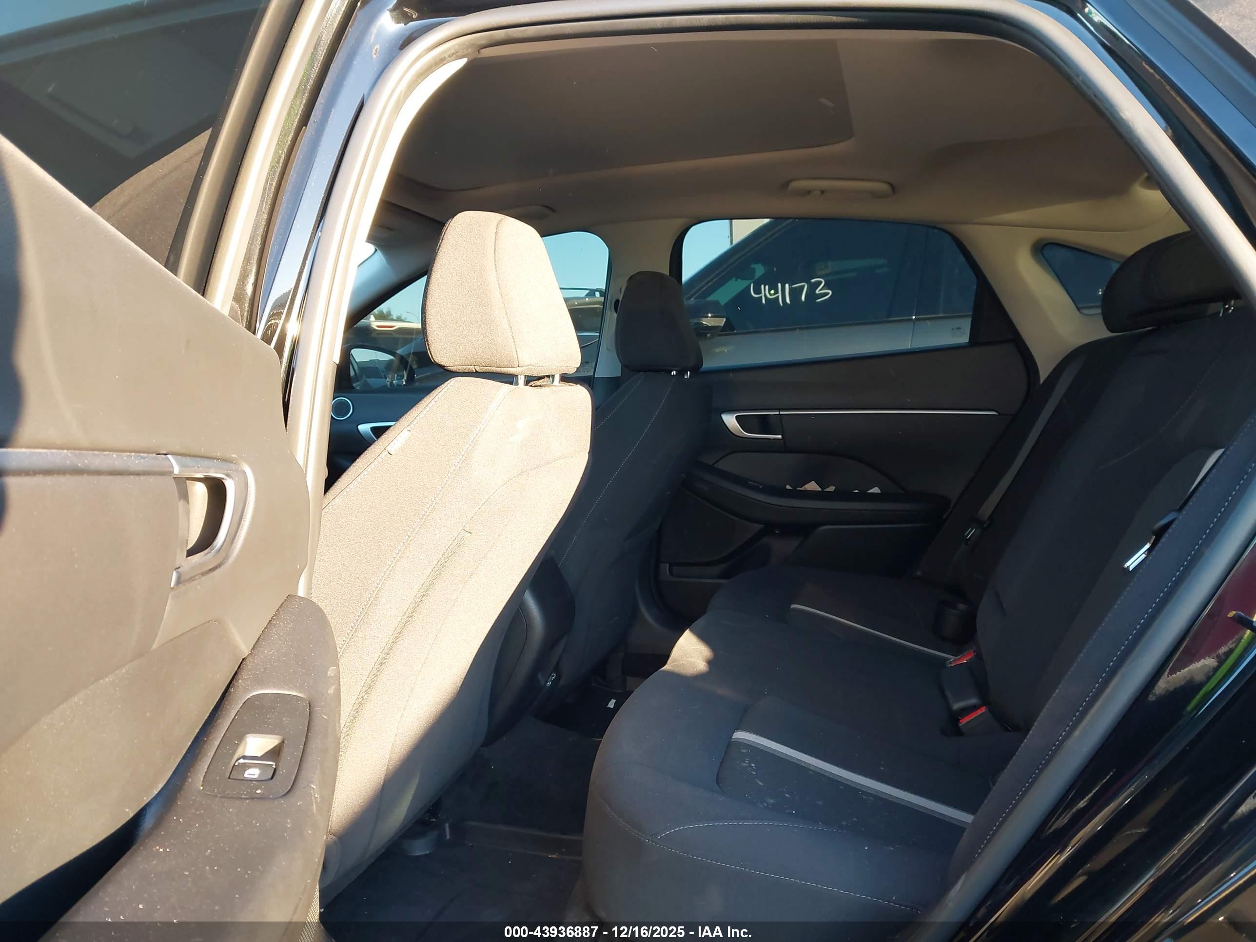 HYUNDAI SONATA image 8
