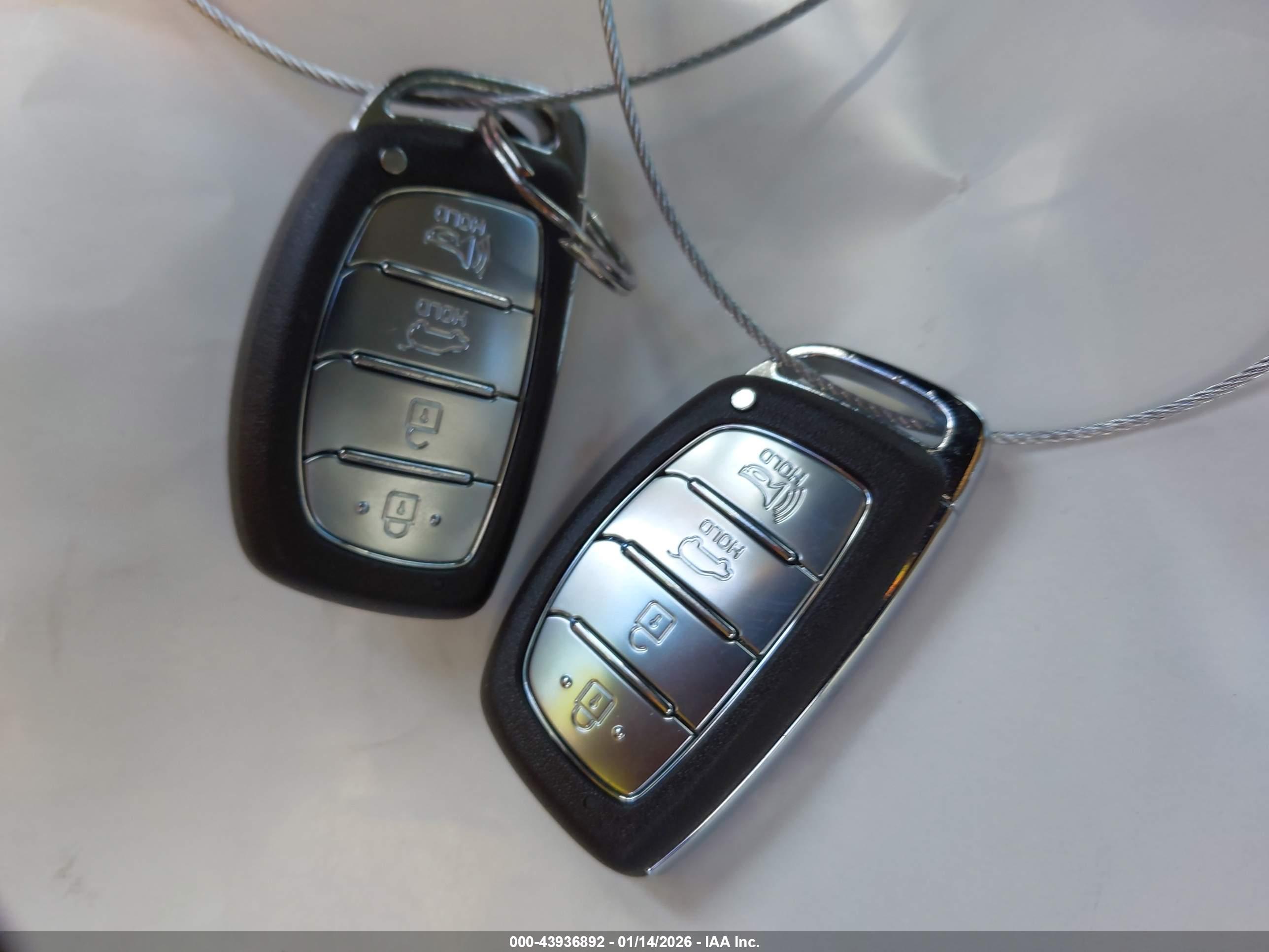 HYUNDAI TUCSON image 11