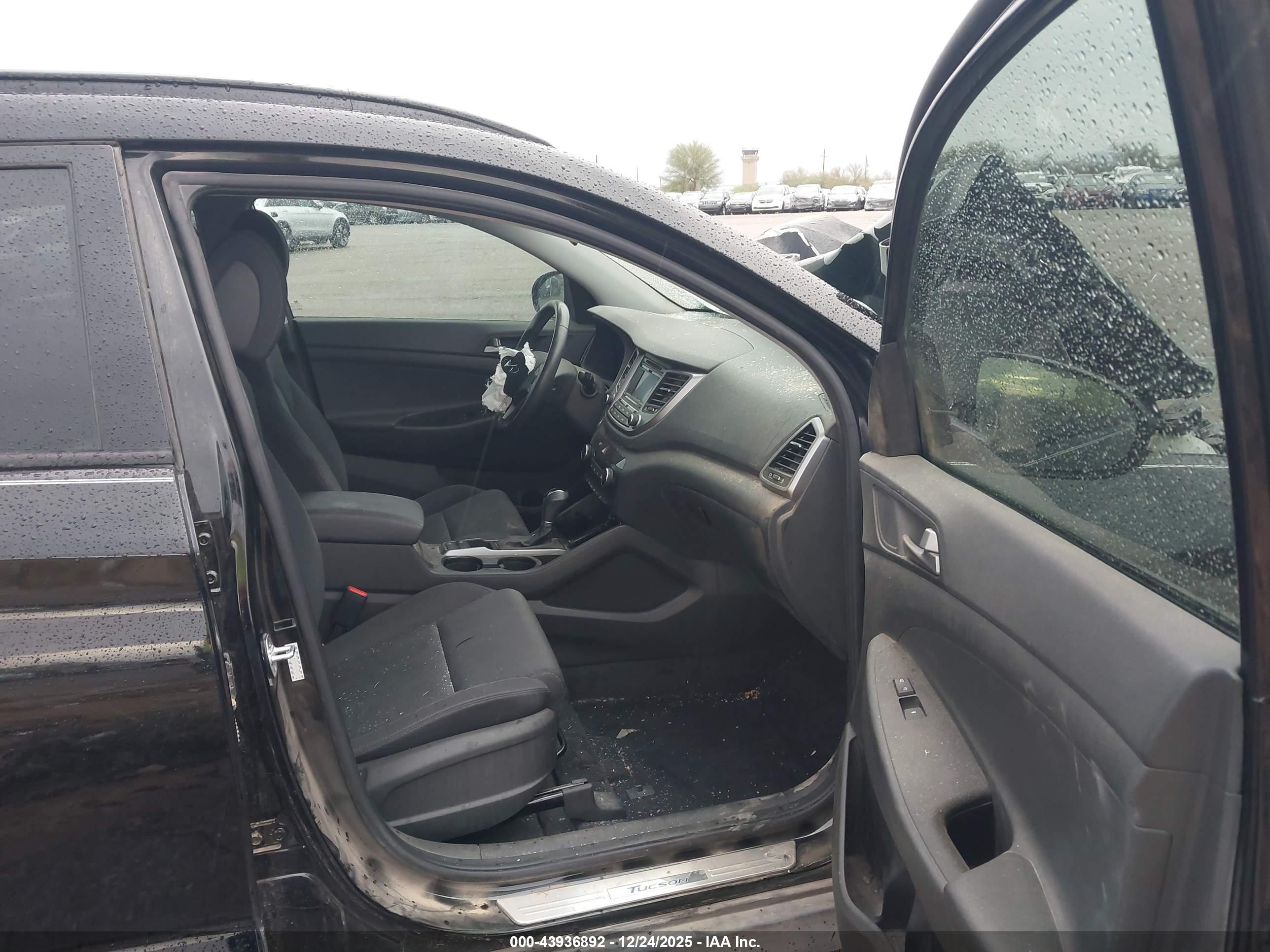HYUNDAI TUCSON image 5