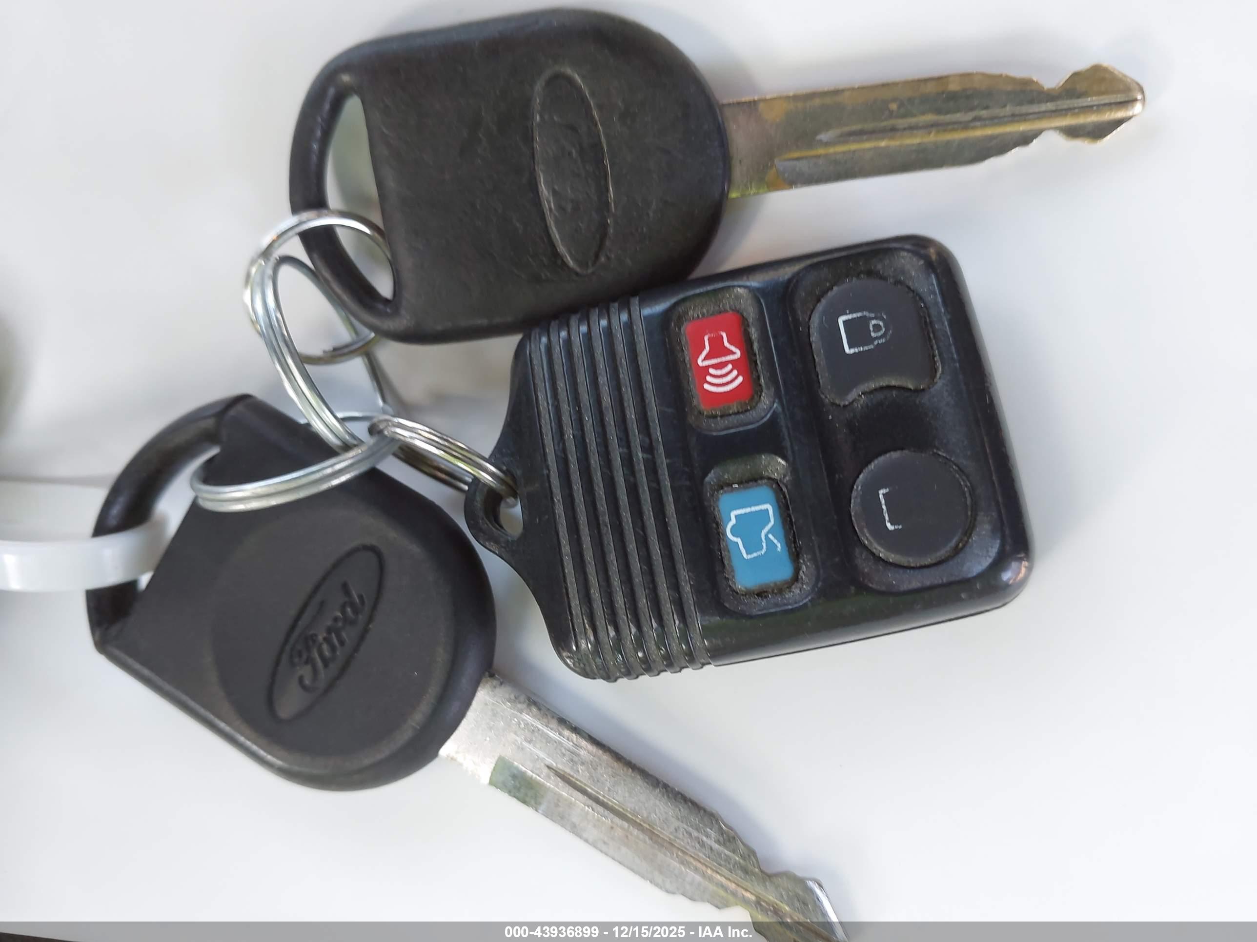 FORD FOCUS image 11
