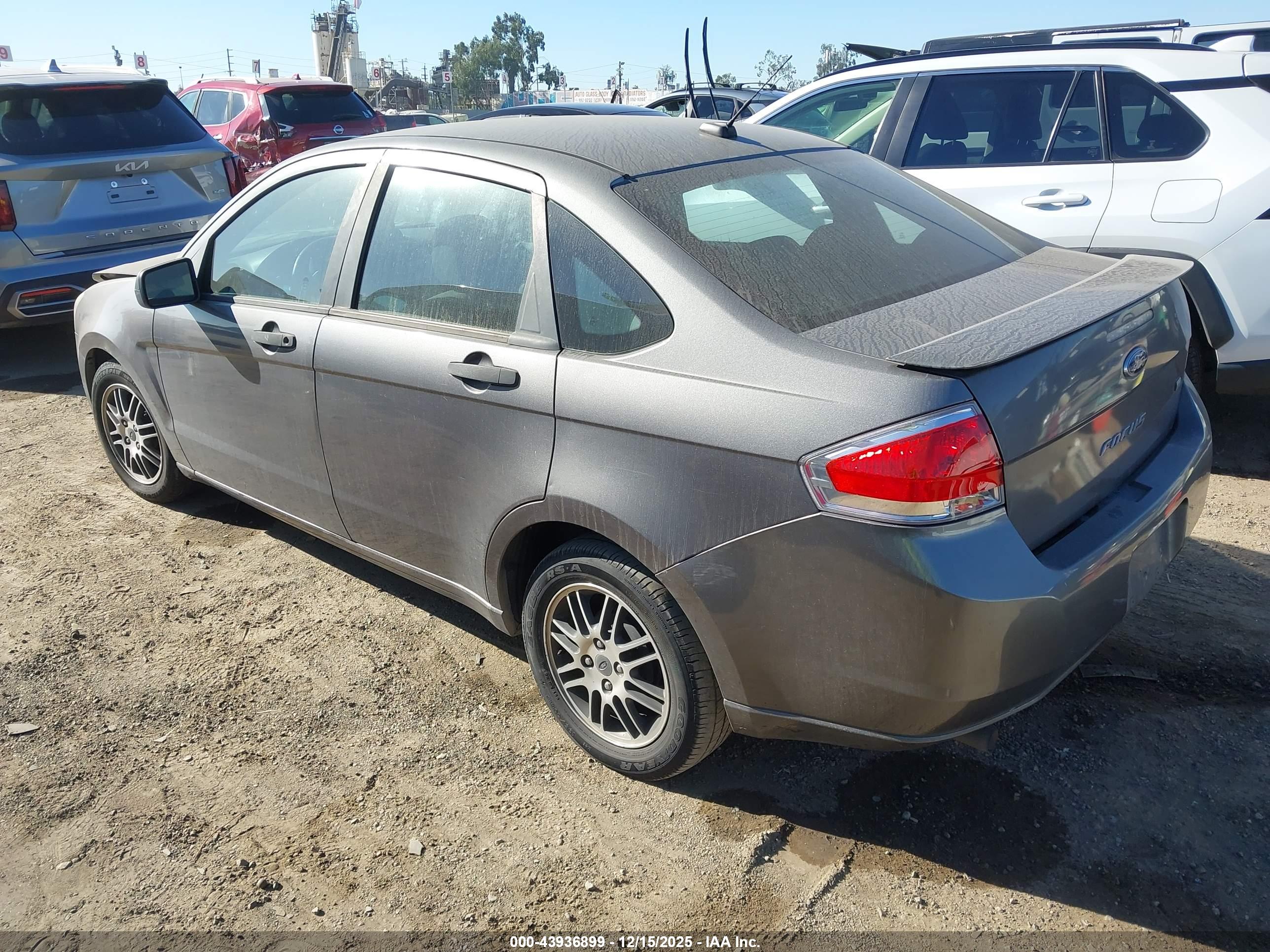 FORD FOCUS image 3