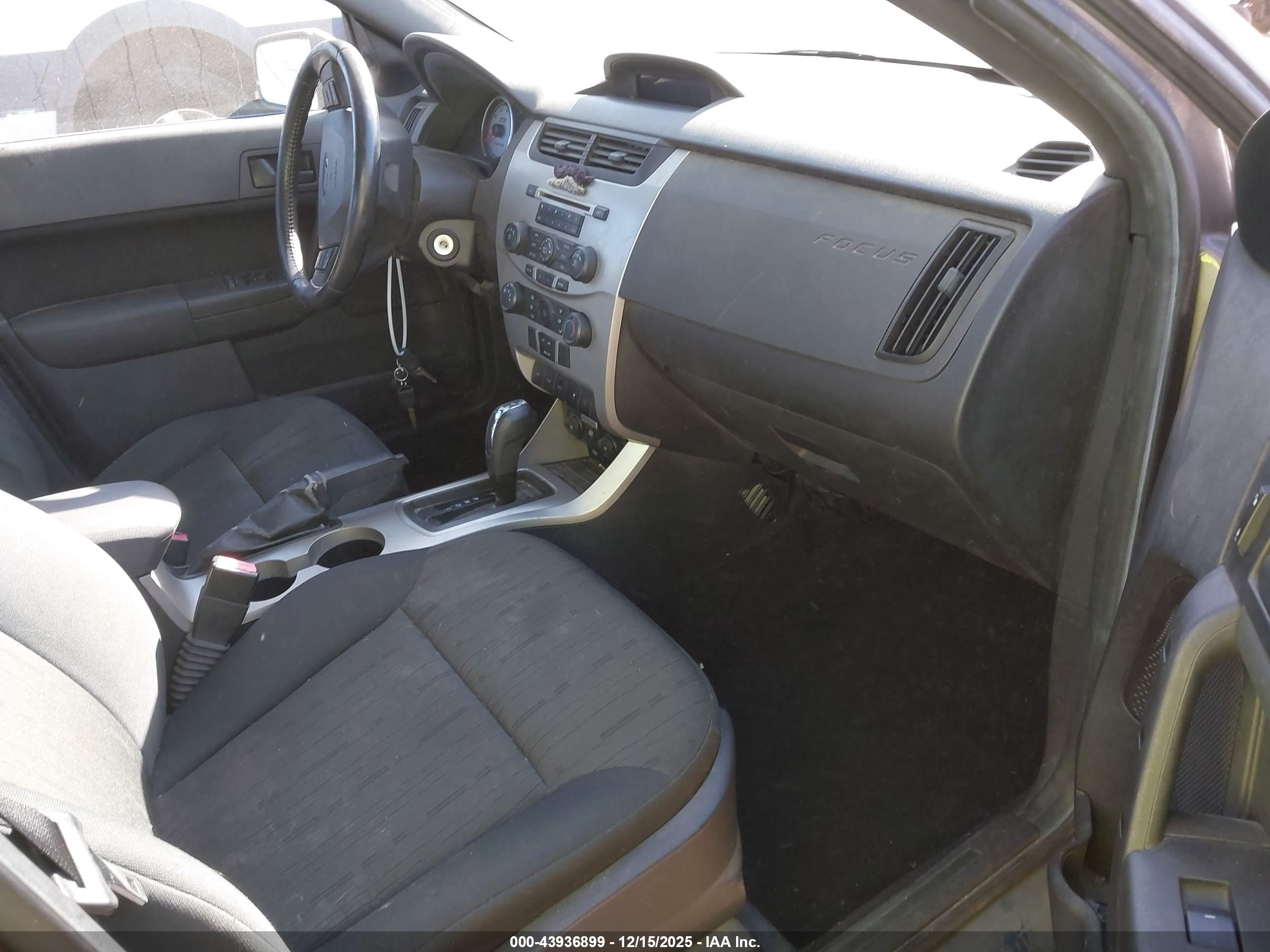 FORD FOCUS image 5