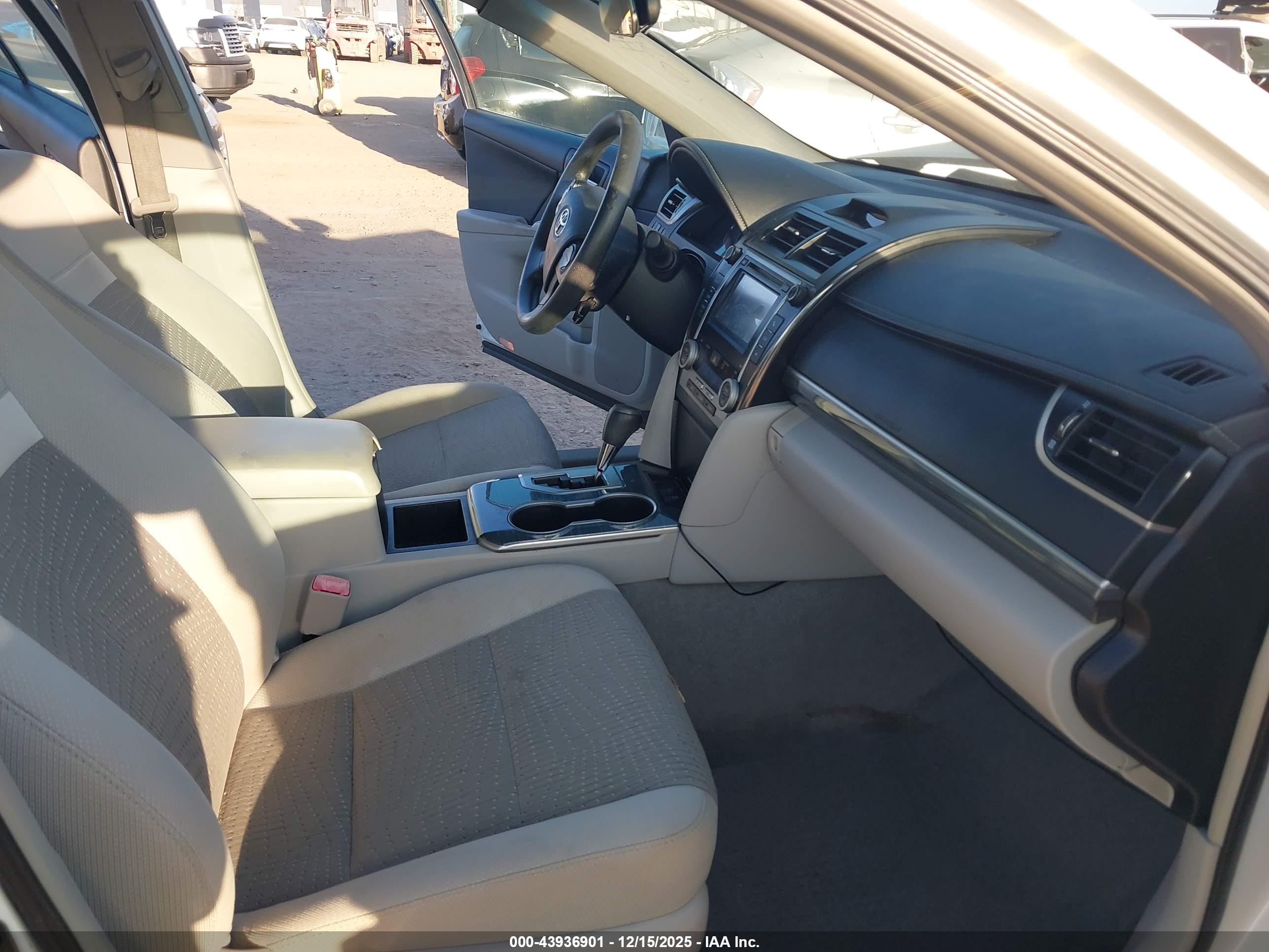 TOYOTA CAMRY image 5
