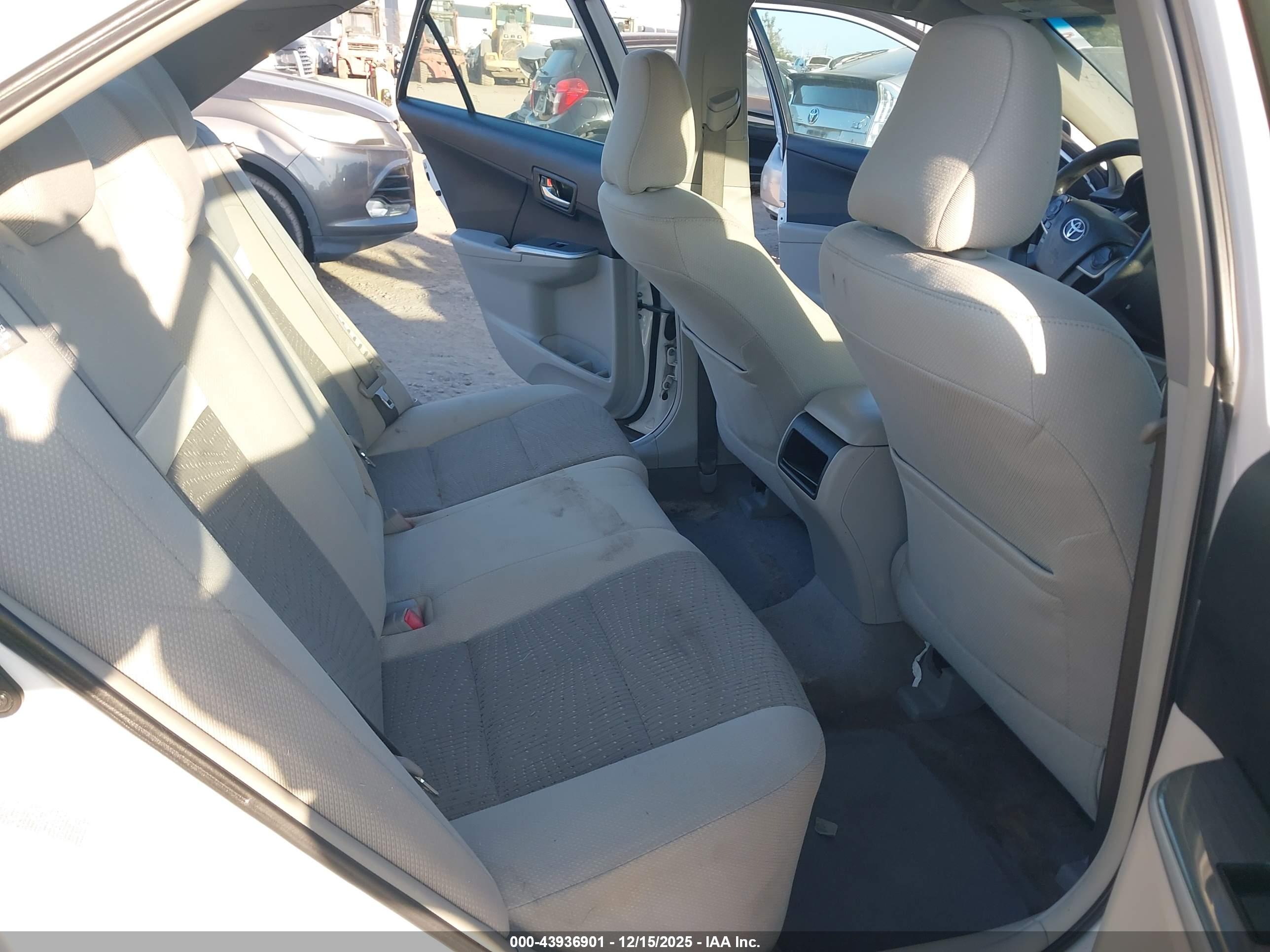 TOYOTA CAMRY image 8