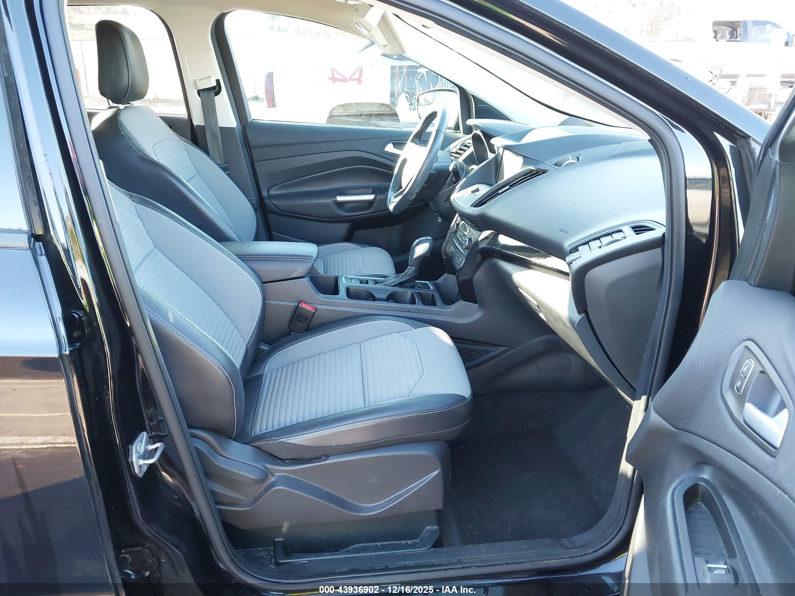 FORD ESCAPE image 5