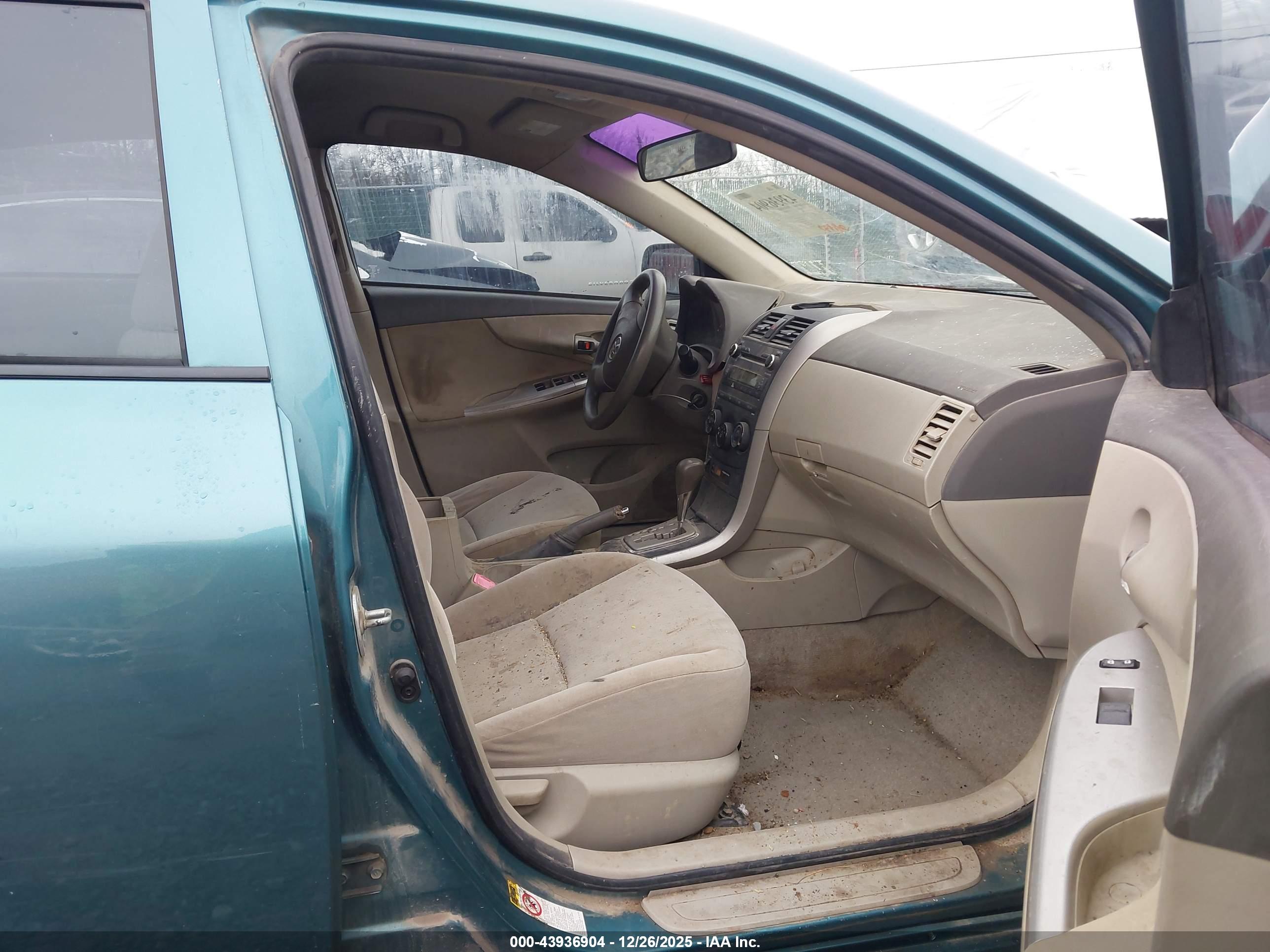 TOYOTA COROLLA image 5