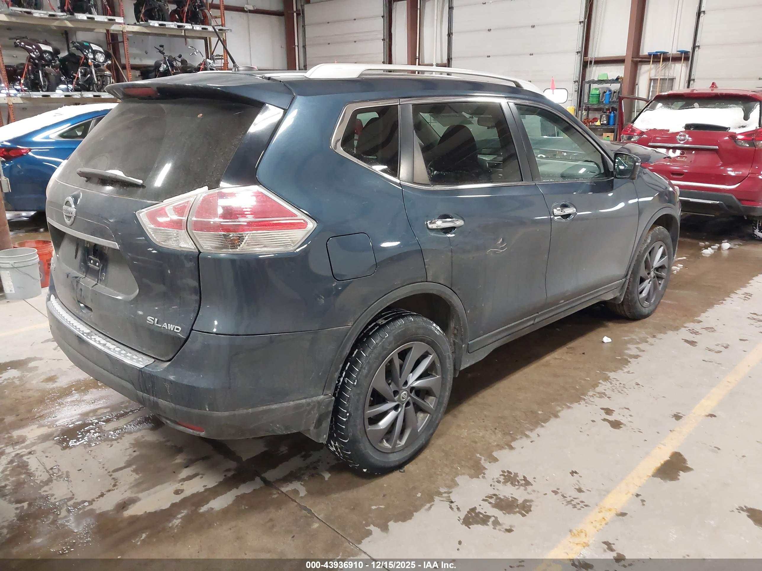 NISSAN ROGUE image 4