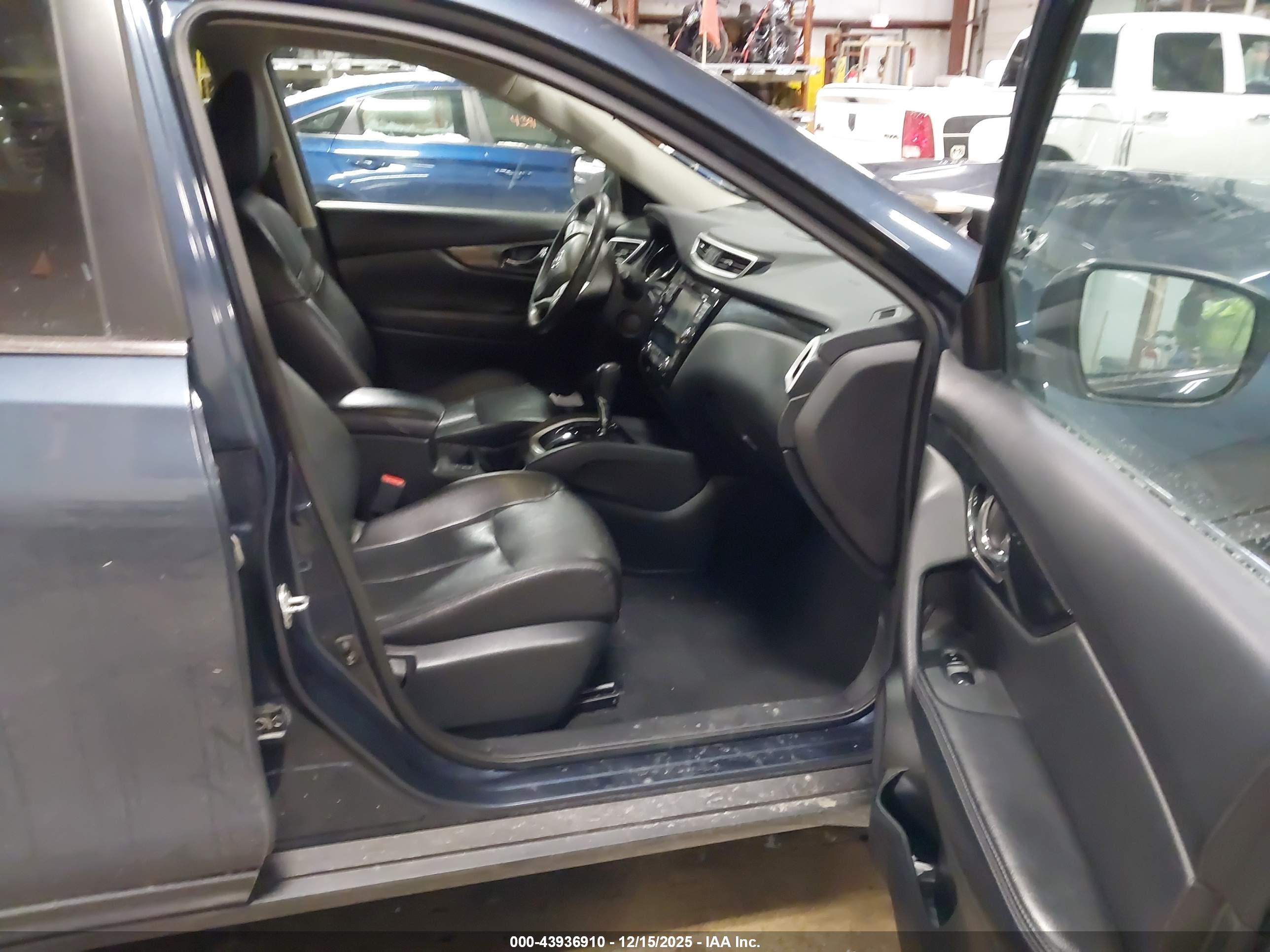 NISSAN ROGUE image 5