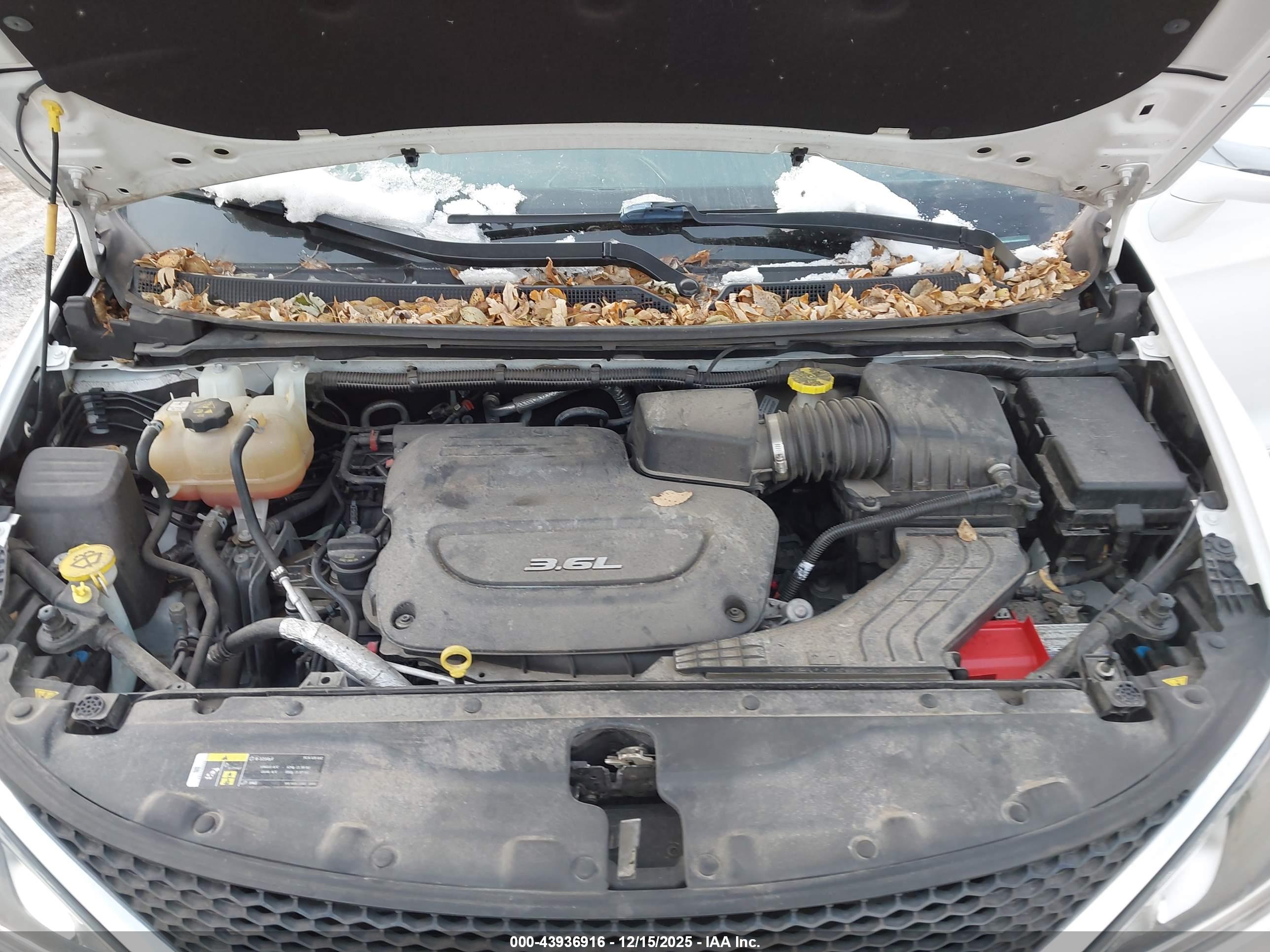 CHRYSLER PACIFICA image 10