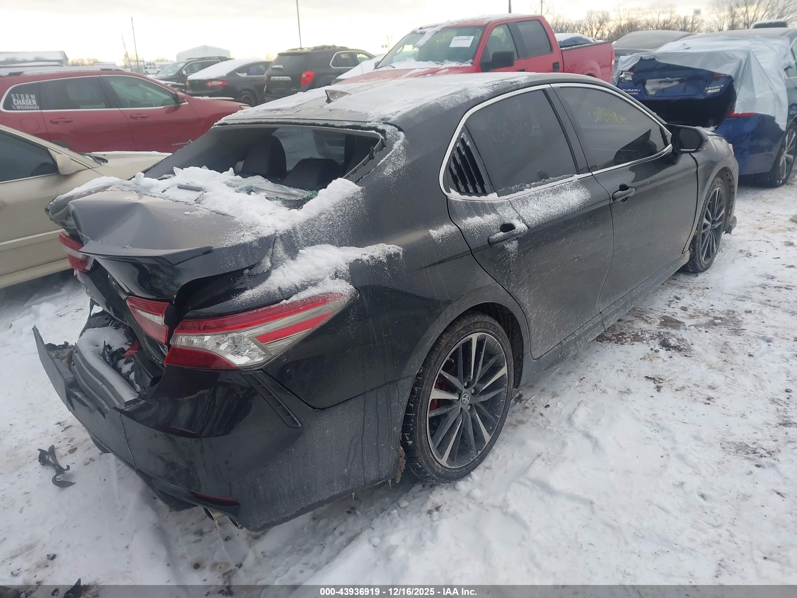 TOYOTA CAMRY image 4