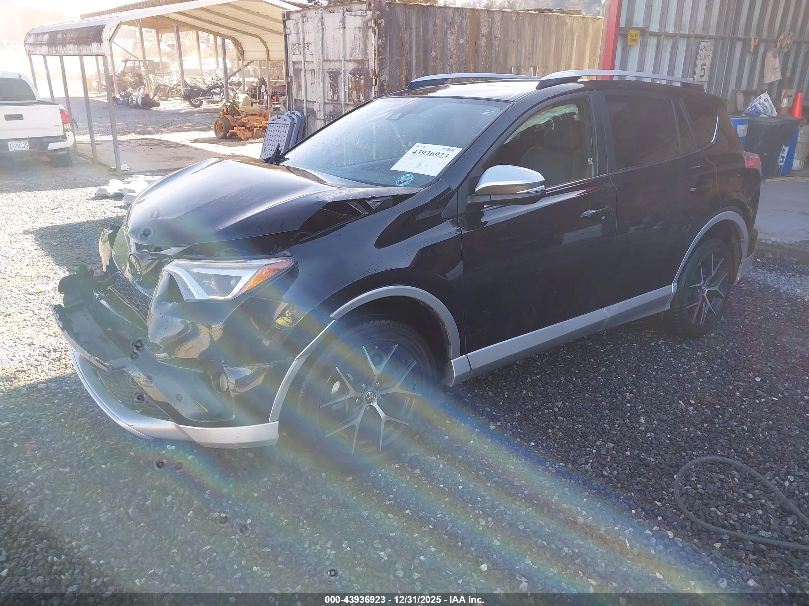 TOYOTA RAV4 image 2