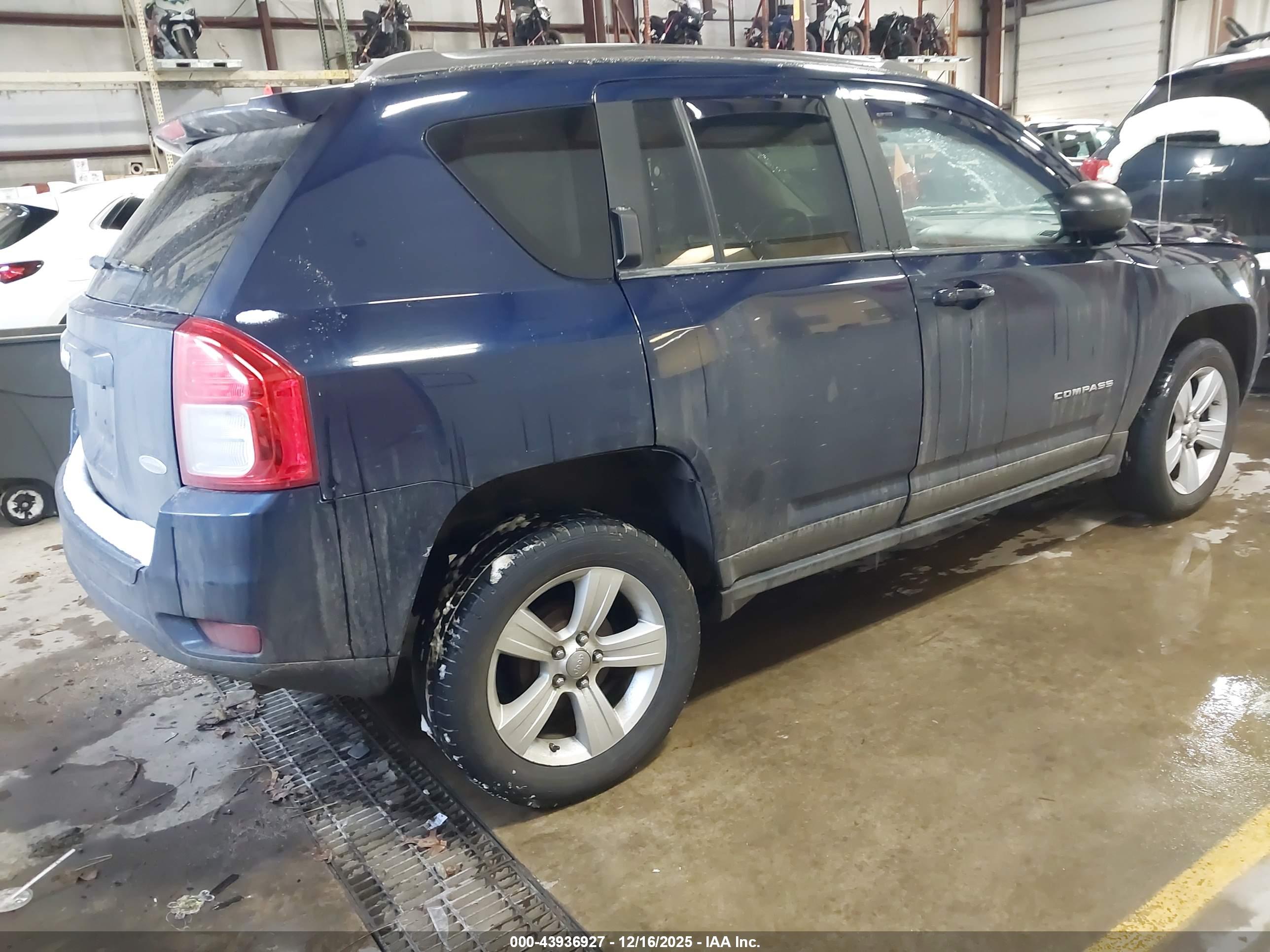 JEEP COMPASS image 4