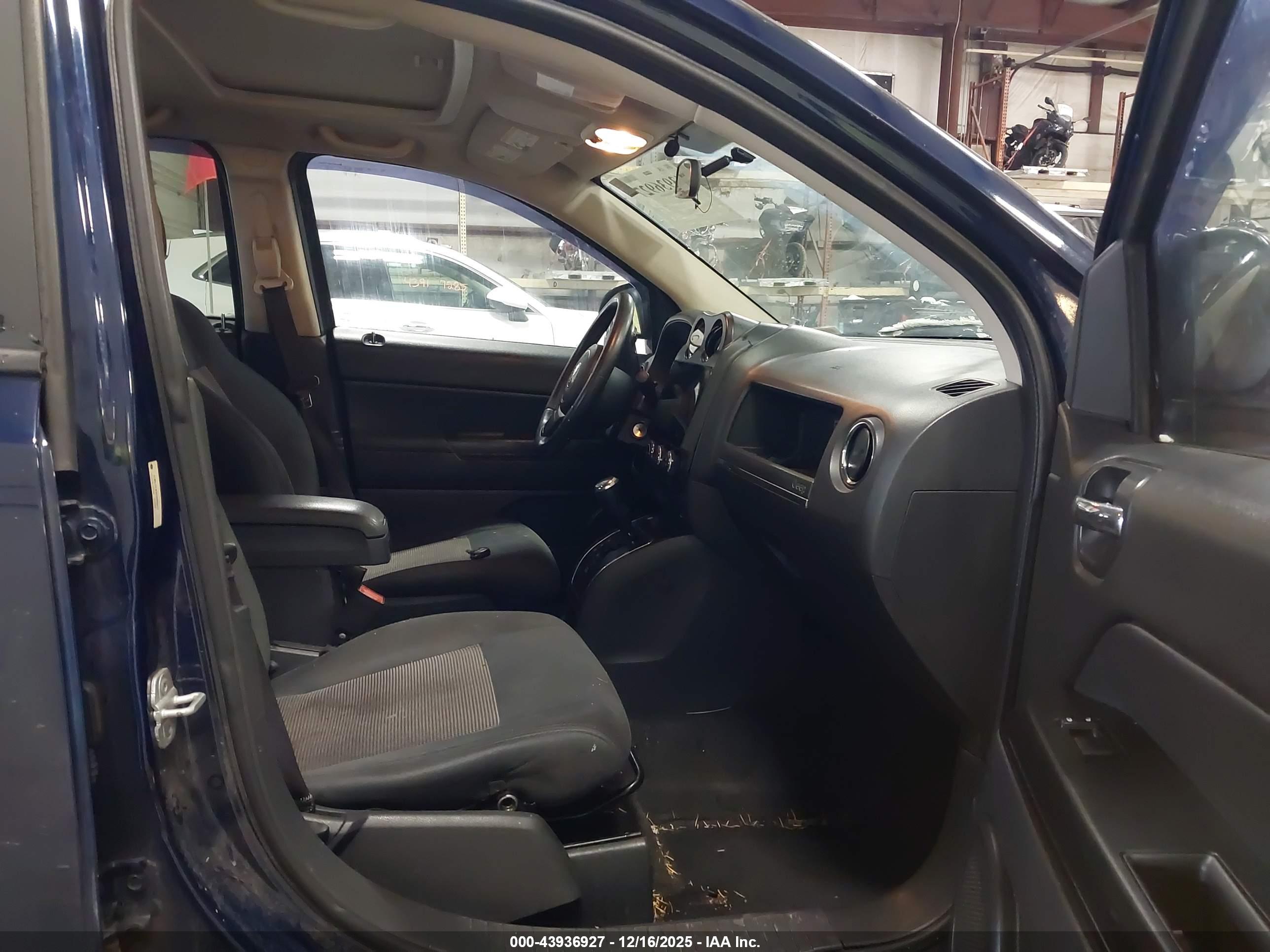 JEEP COMPASS image 5