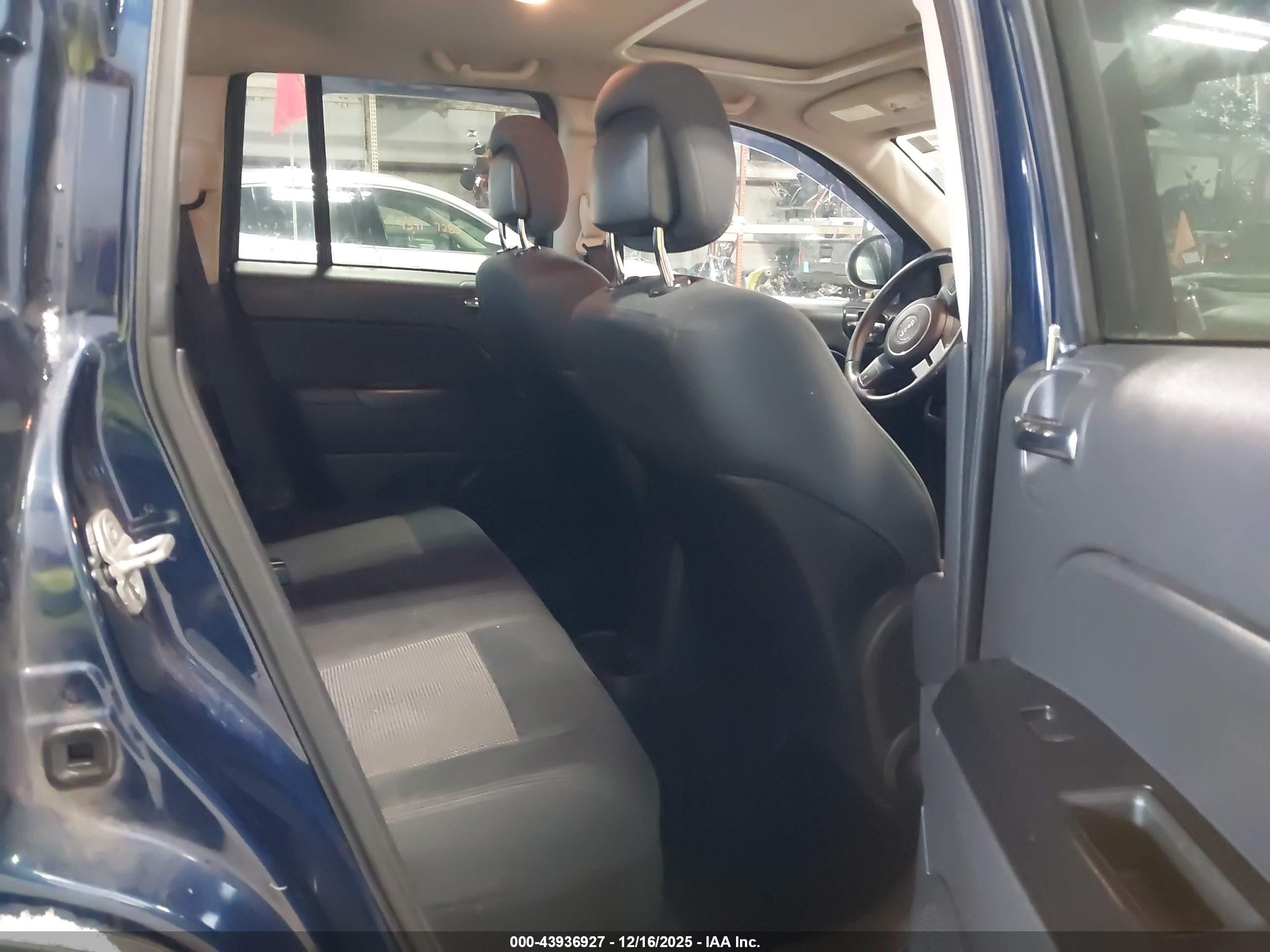 JEEP COMPASS image 8