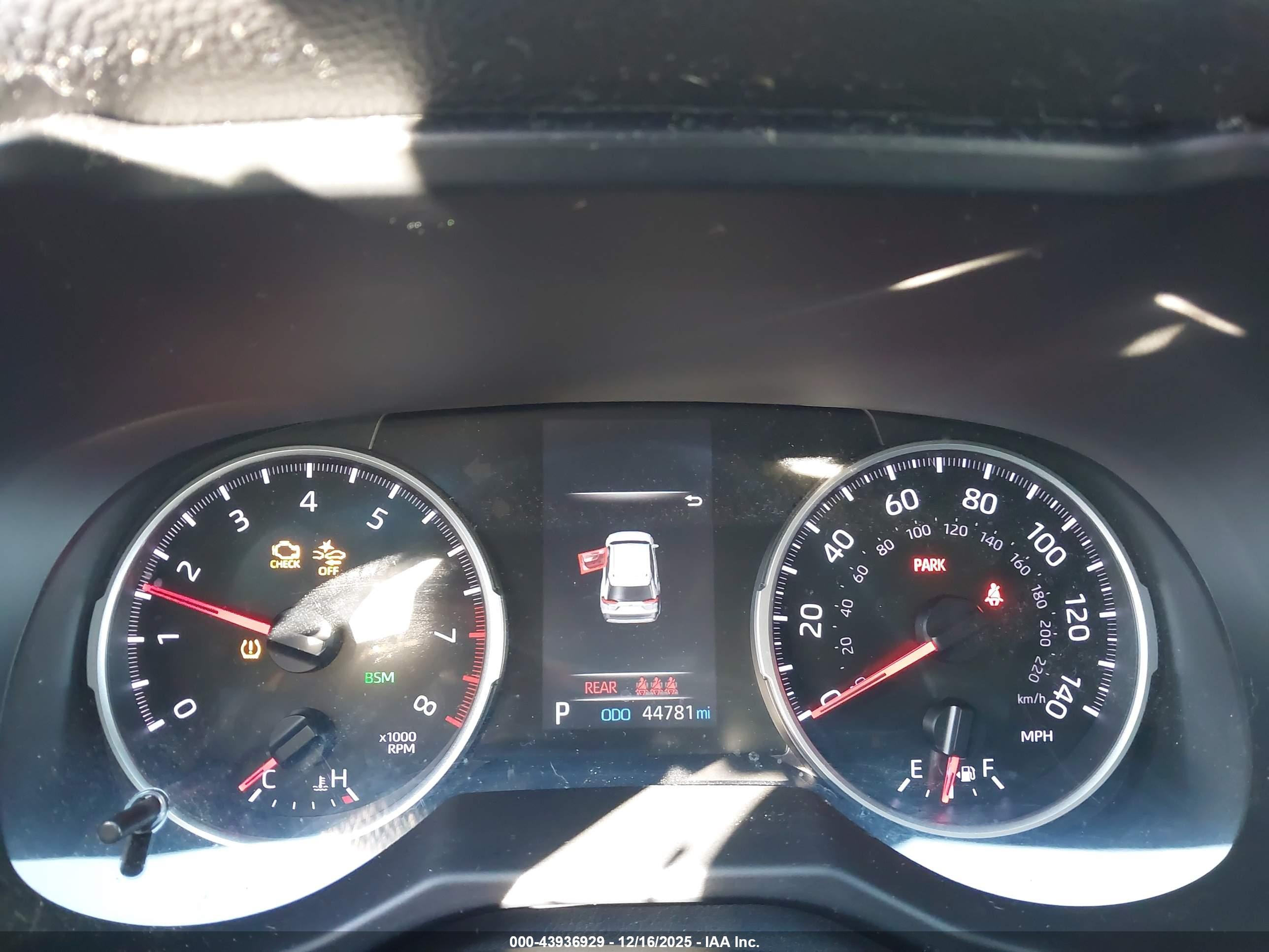 TOYOTA RAV4 image 7
