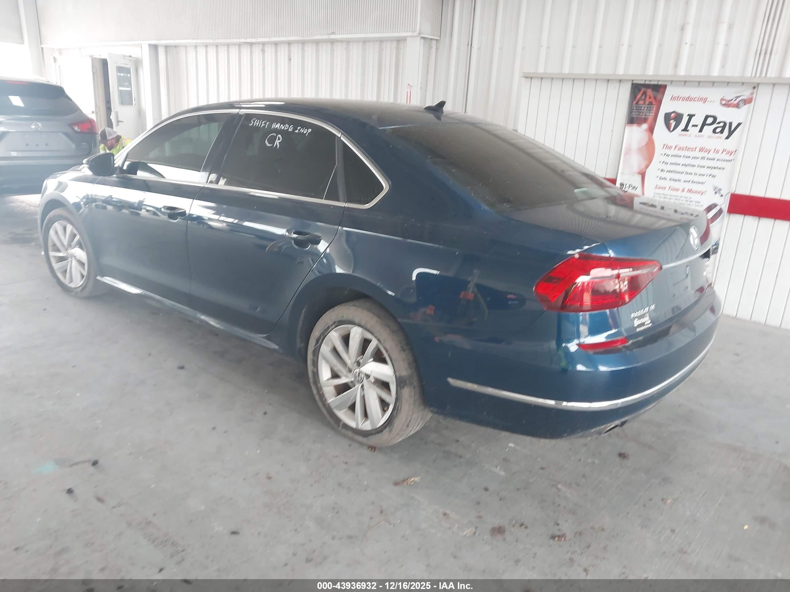 VOLKSWAGEN PASSAT image 3