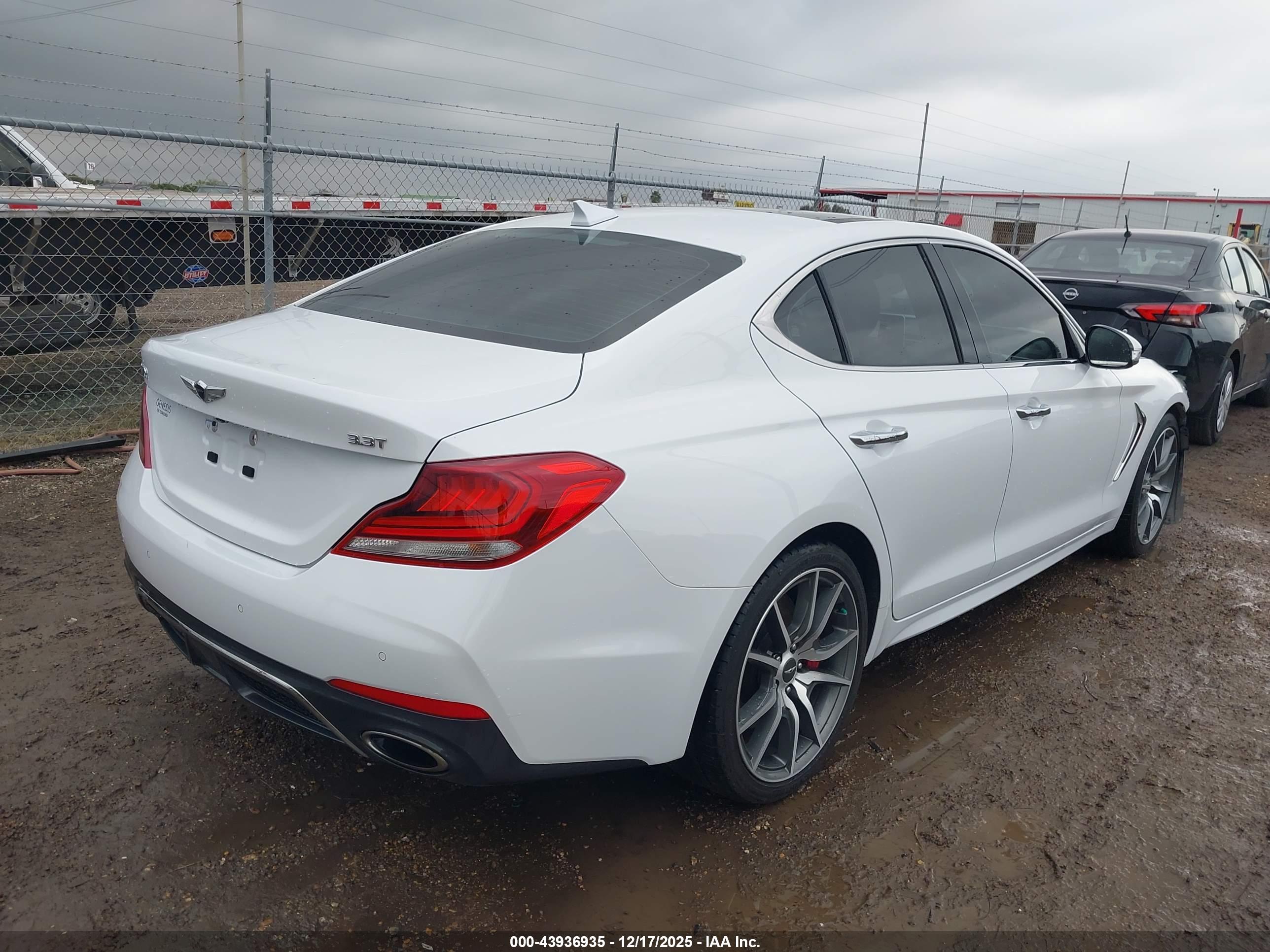 GENESIS G70 image 4