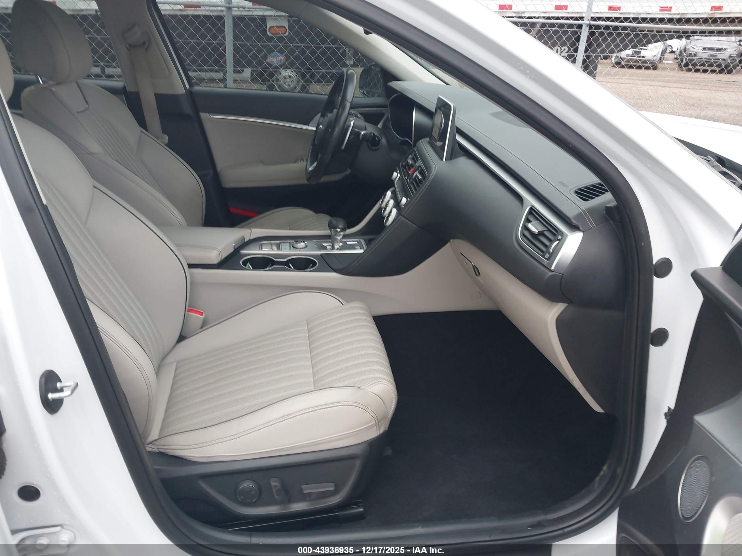 GENESIS G70 image 5