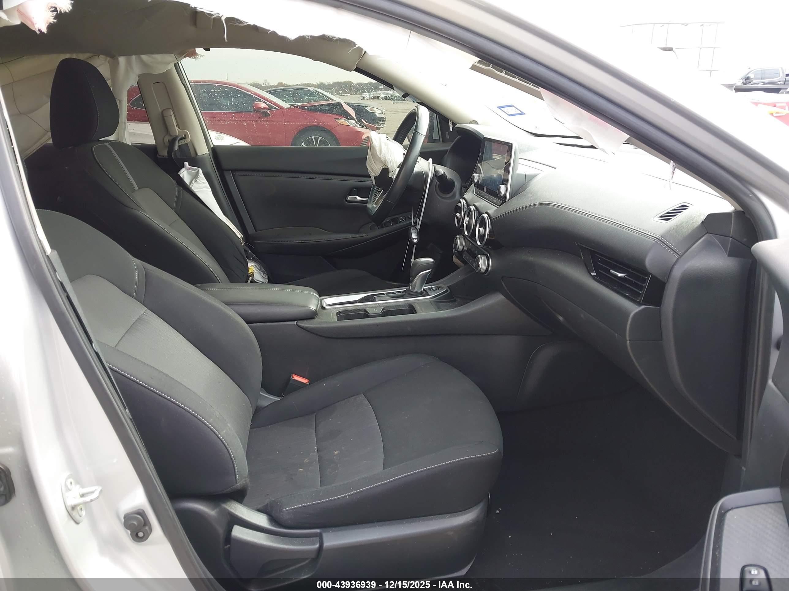 NISSAN SENTRA image 5