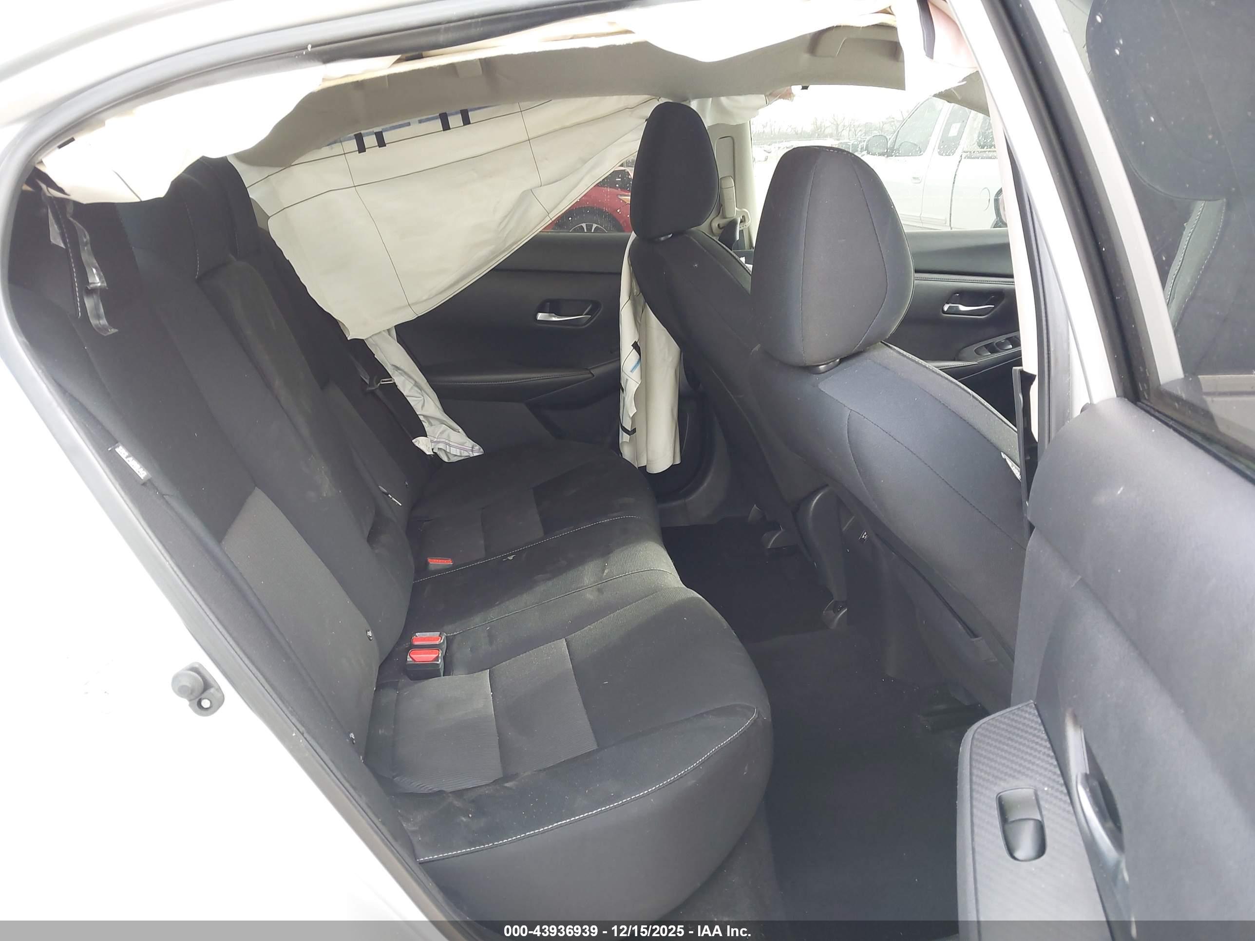 NISSAN SENTRA image 8