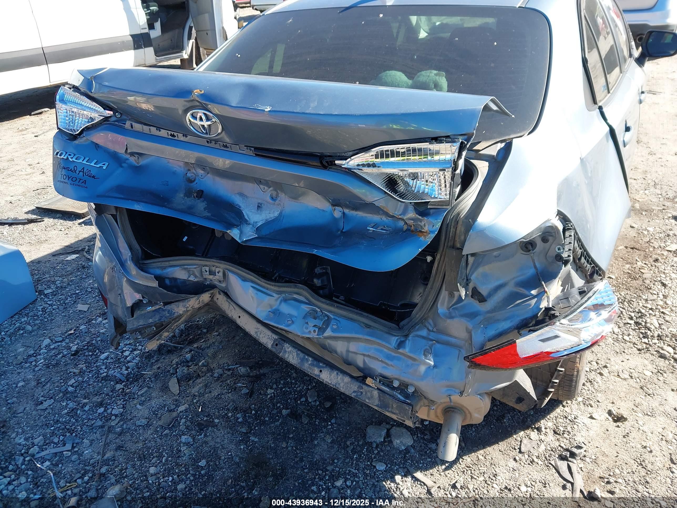 TOYOTA COROLLA image 6