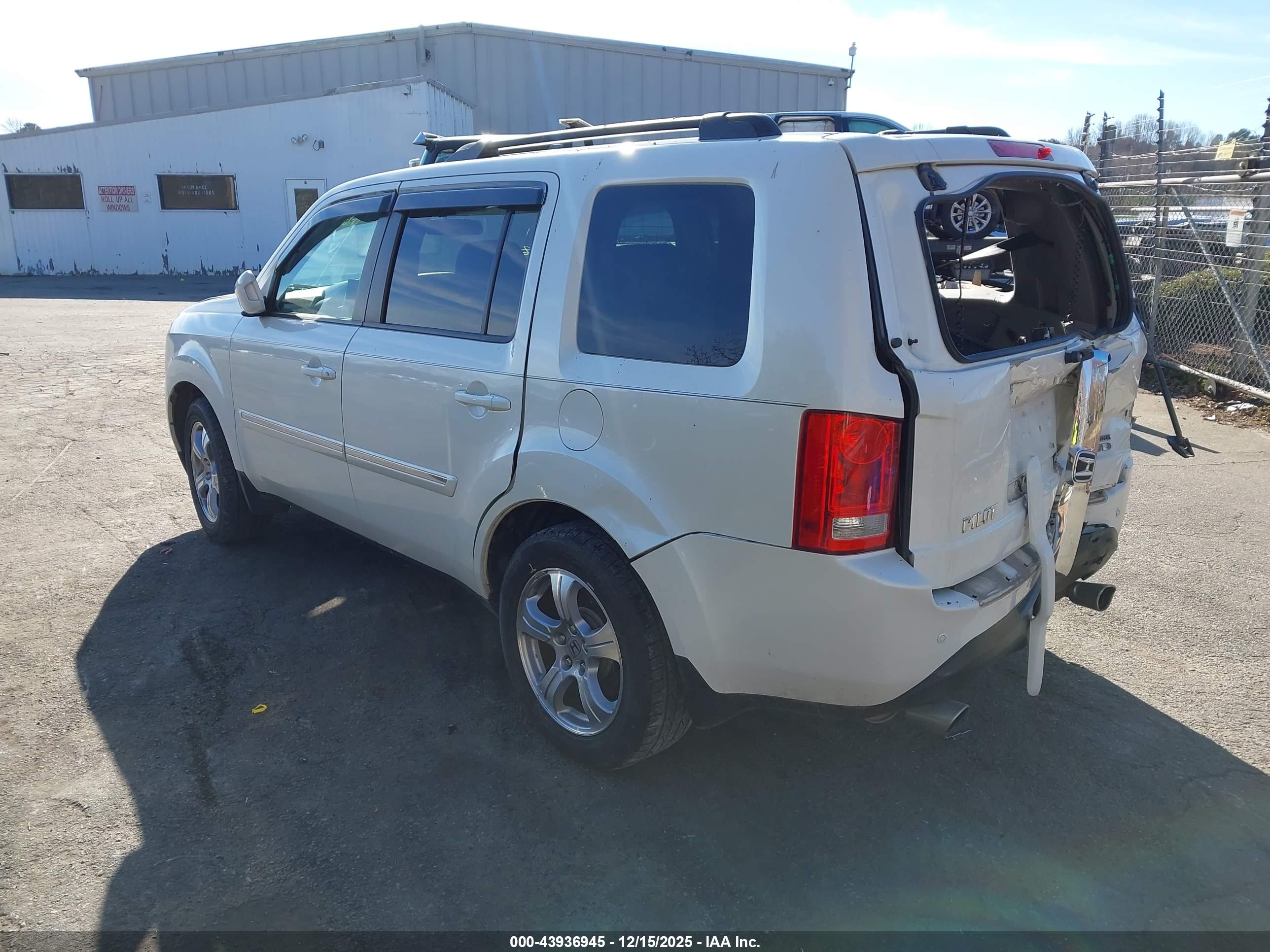 HONDA PILOT image 3