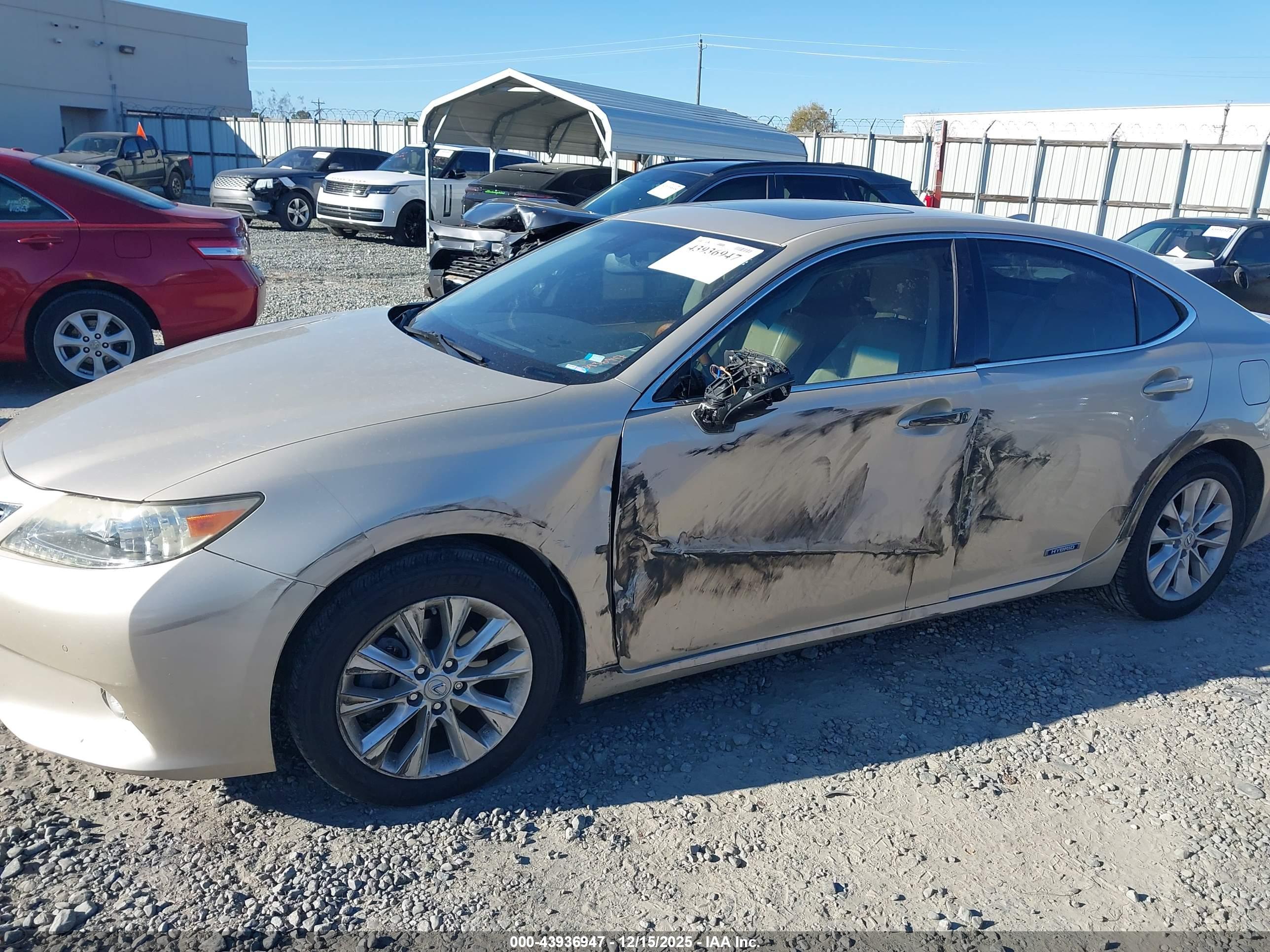 LEXUS ES image 6
