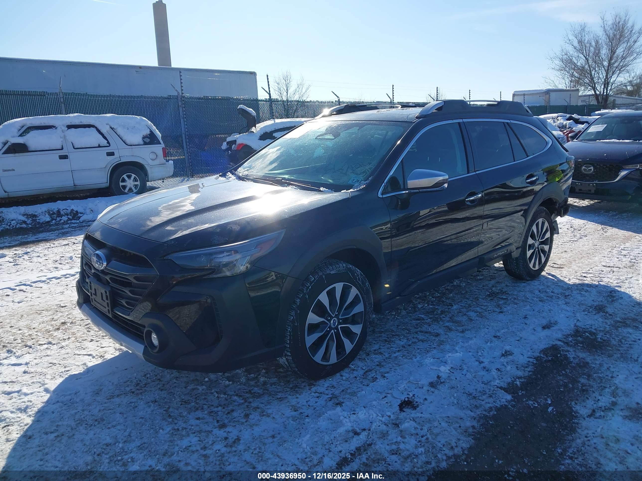 SUBARU OUTBACK image 2