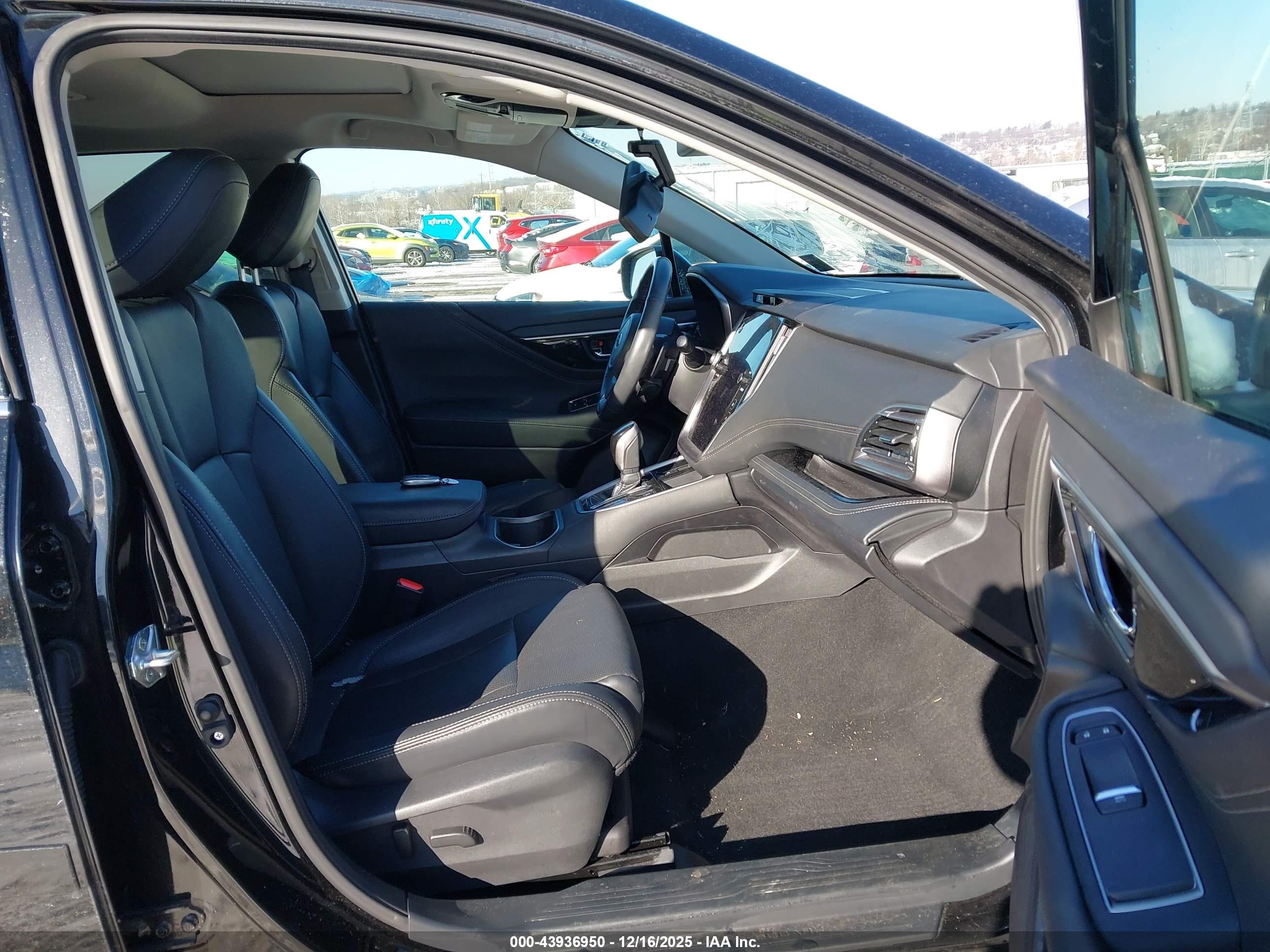 SUBARU OUTBACK image 5